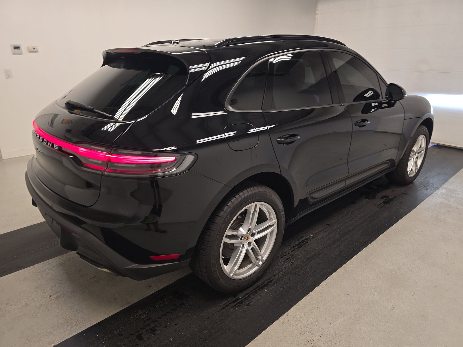 2023 Porsche Macan Base AWD