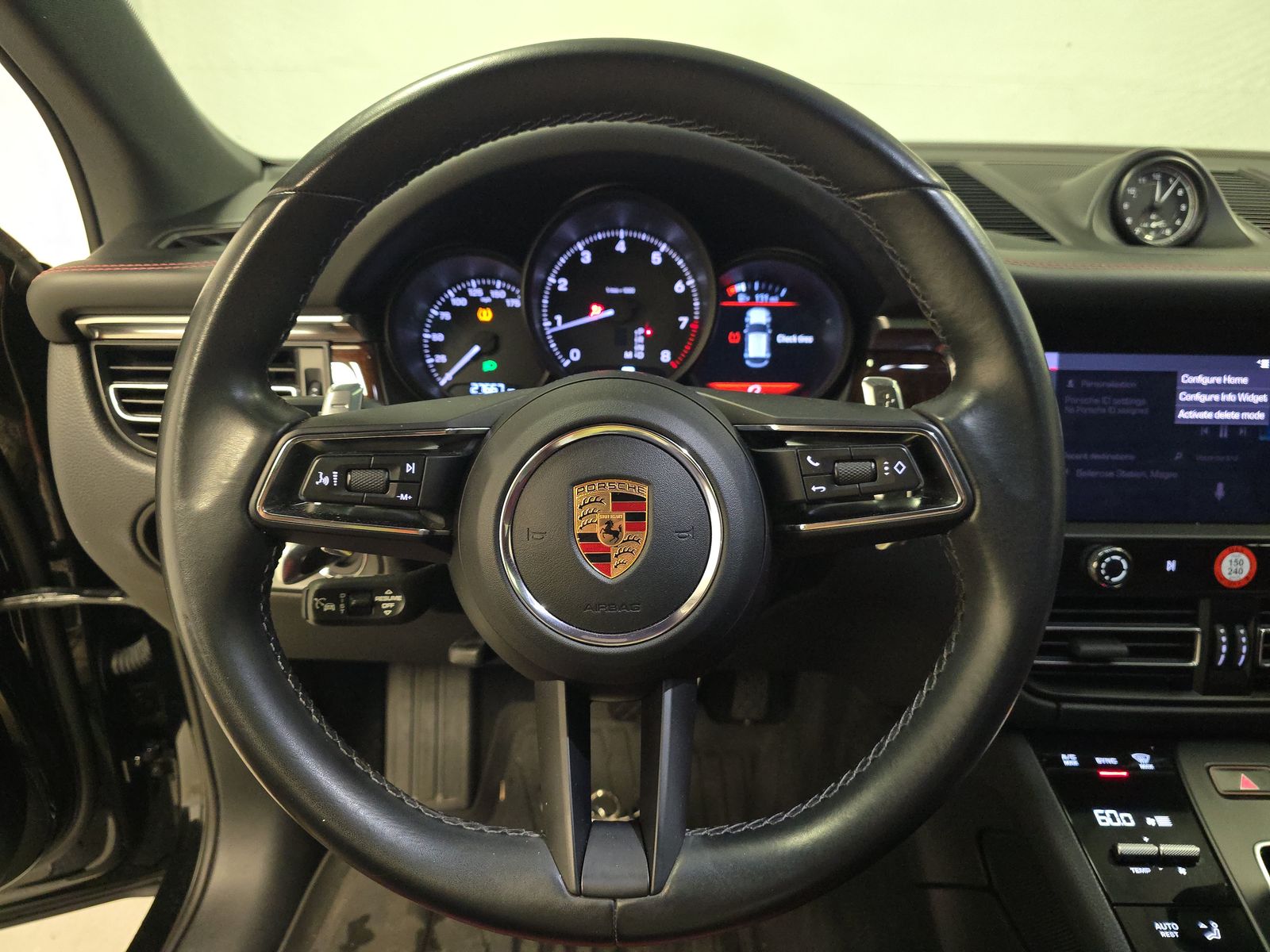 2023 Porsche Macan Base AWD