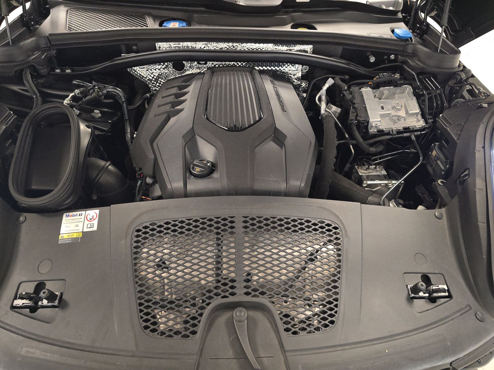 2023 Porsche Macan Base AWD