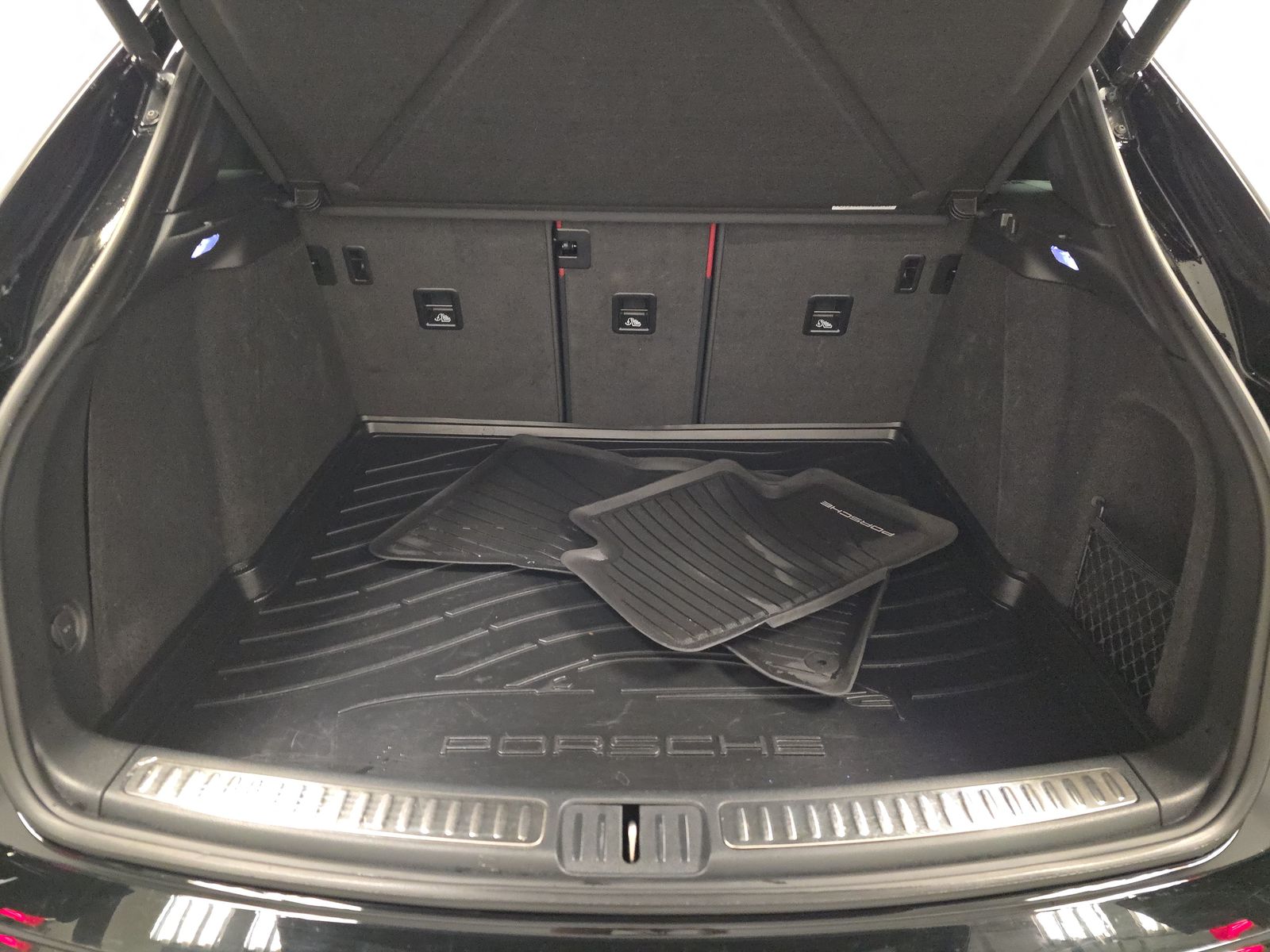 2023 Porsche Macan Base AWD