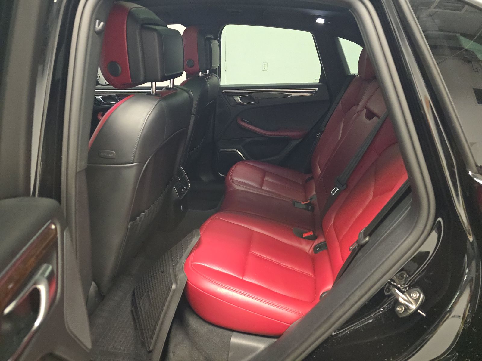 2023 Porsche Macan Base AWD