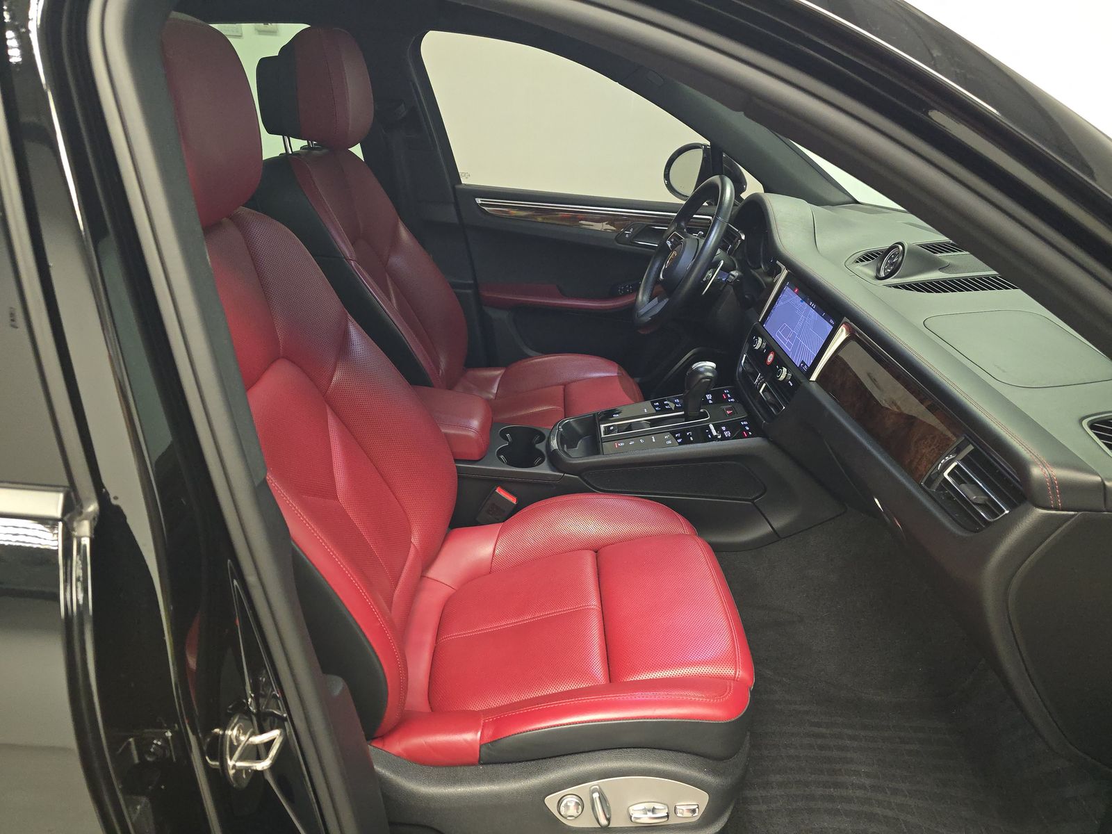 2023 Porsche Macan Base AWD