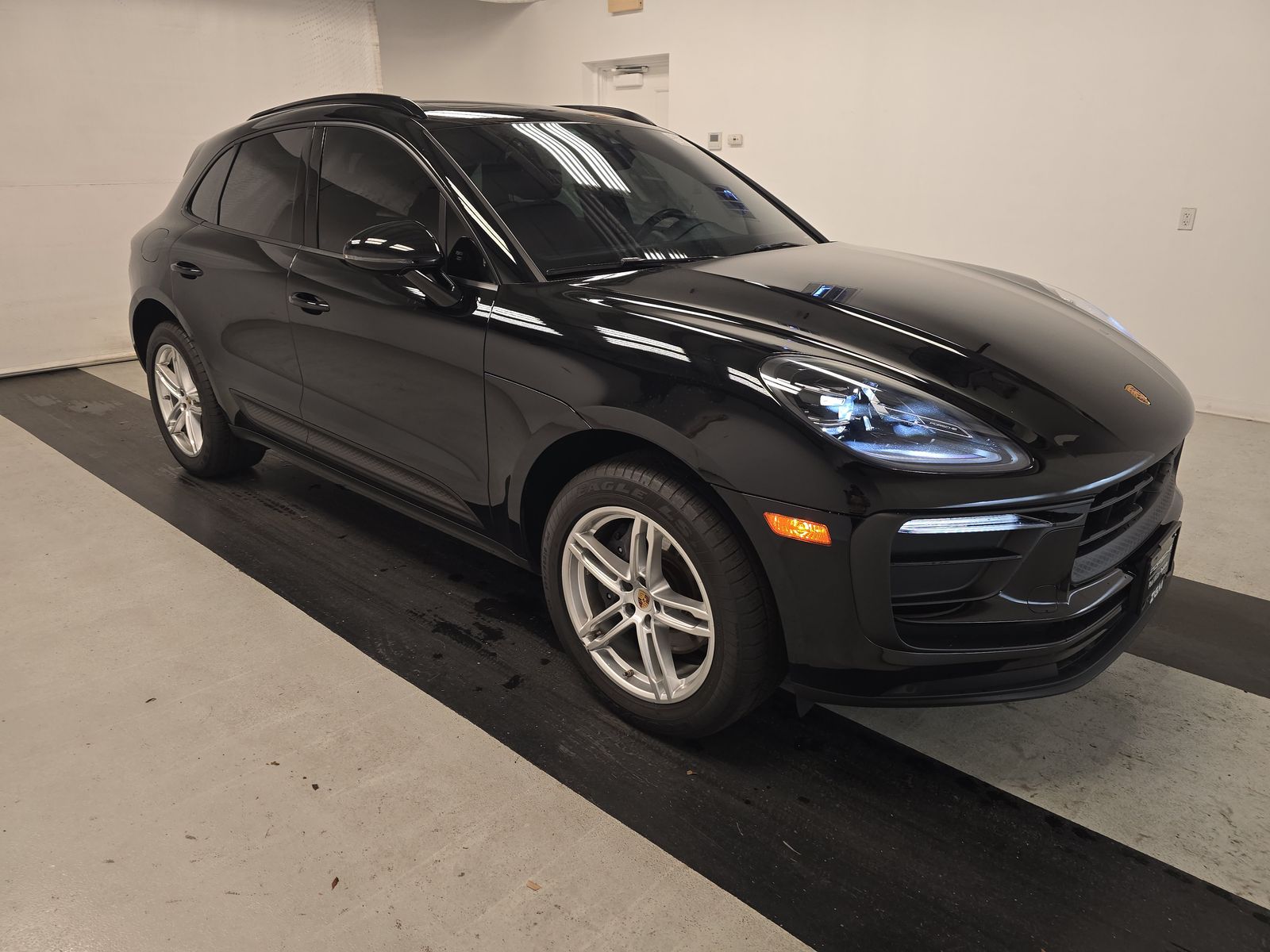 2023 Porsche Macan Base AWD