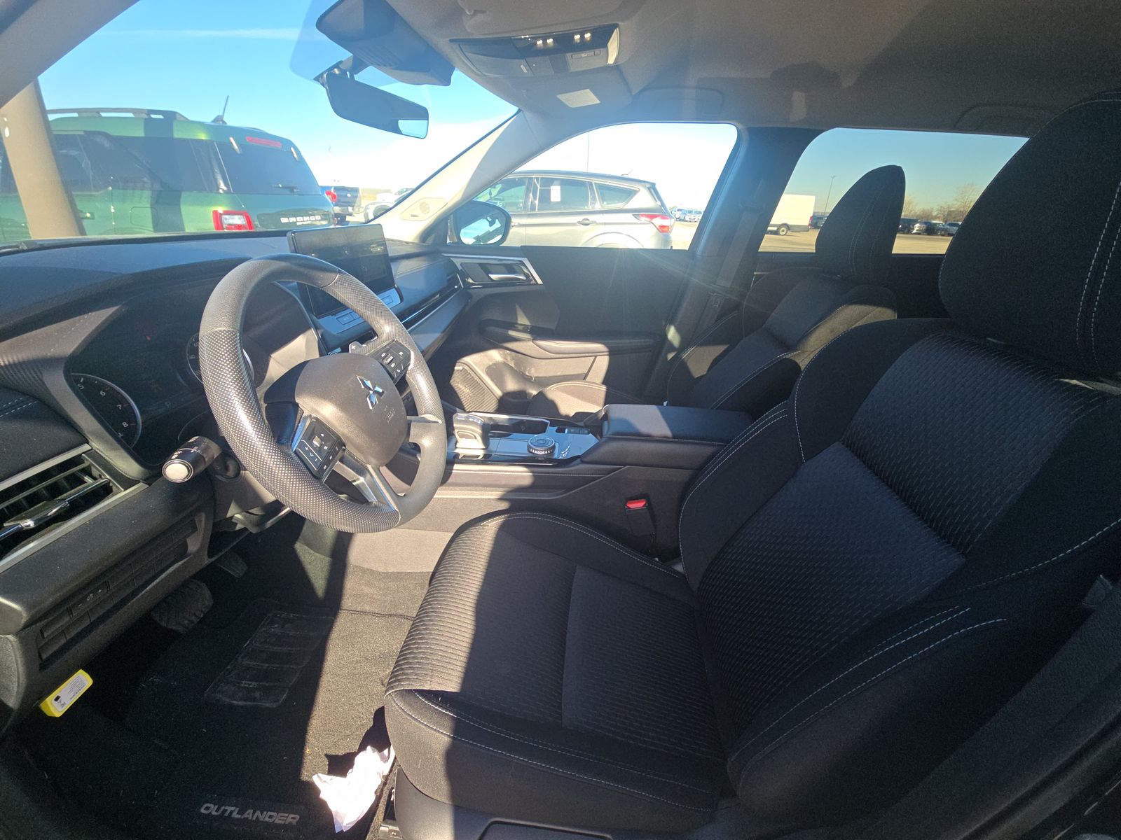 2025 Mitsubishi Outlander ES FWD