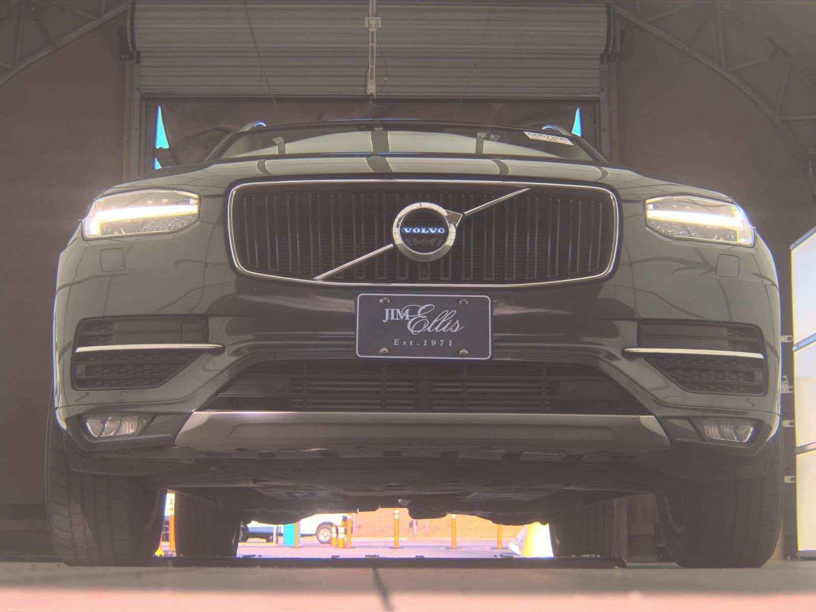 2017 Volvo XC90 T6 Momentum AWD