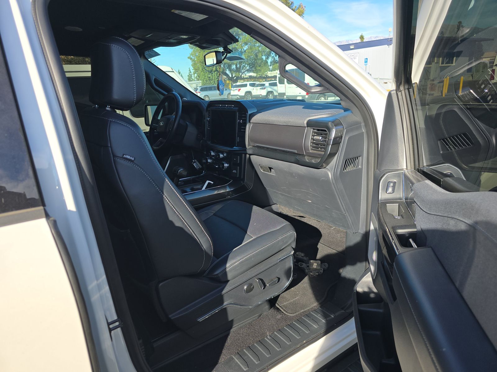 2023 Ford F-150 Lariat AWD