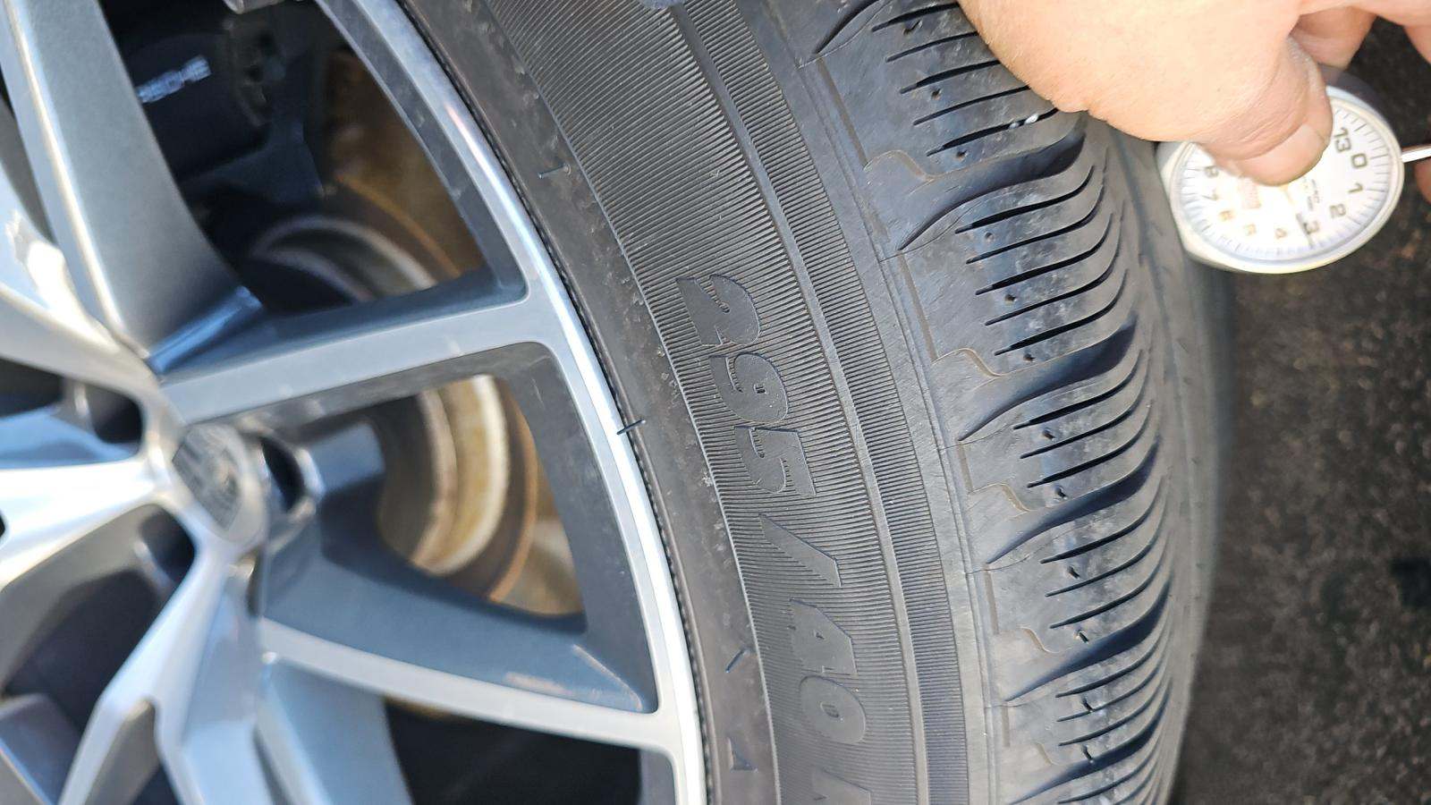 2023 Porsche Macan Base AWD