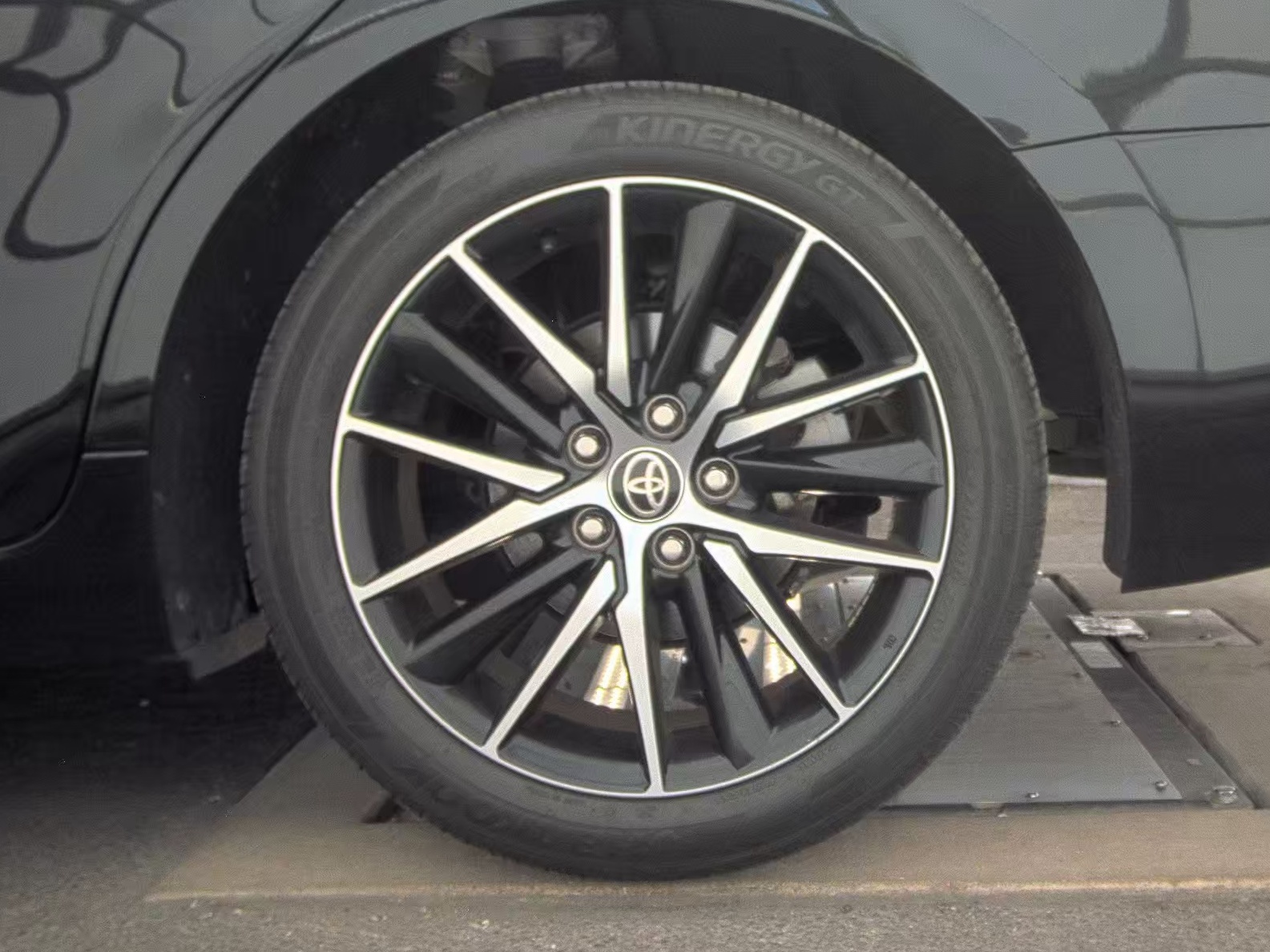 2024 Toyota Camry SE FWD