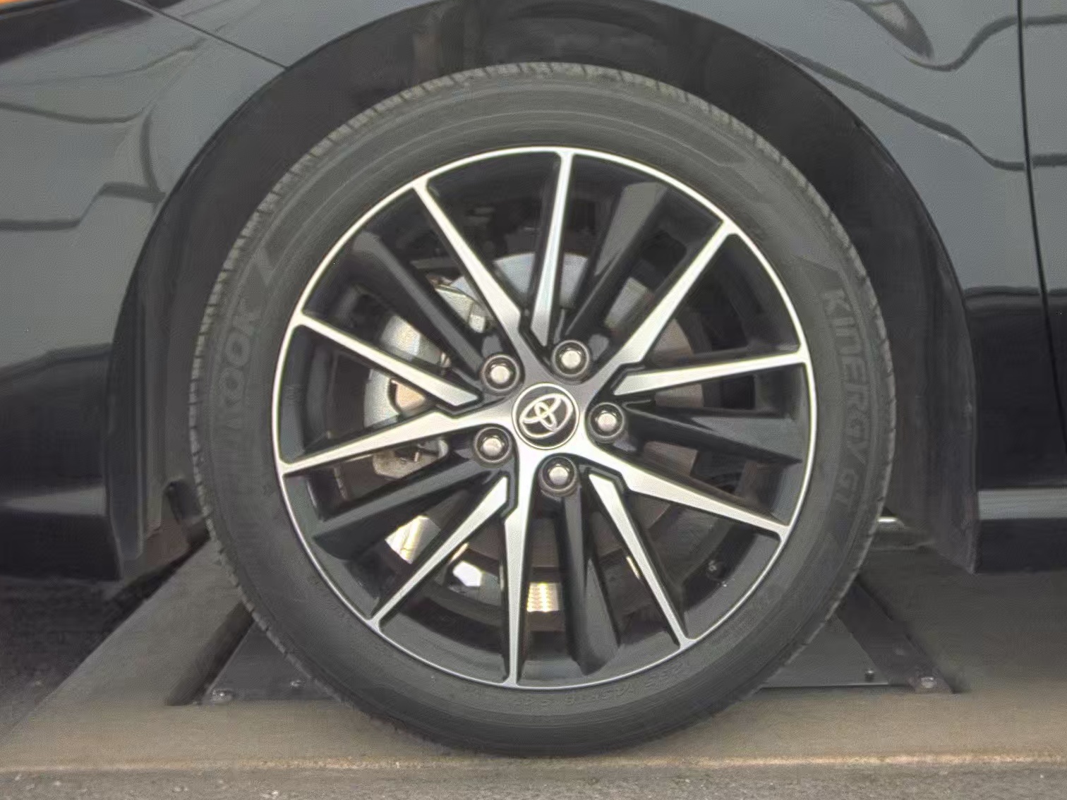 2024 Toyota Camry SE FWD