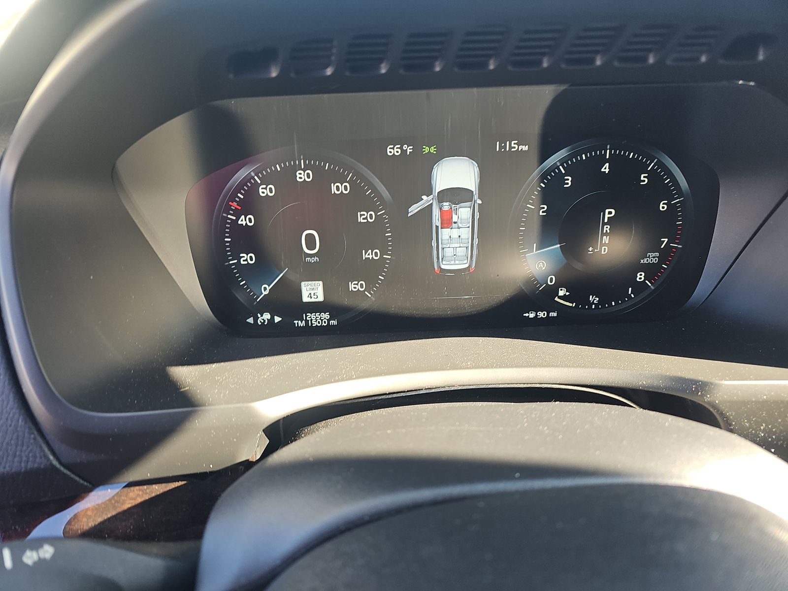 2017 Volvo XC90 T6 Momentum AWD