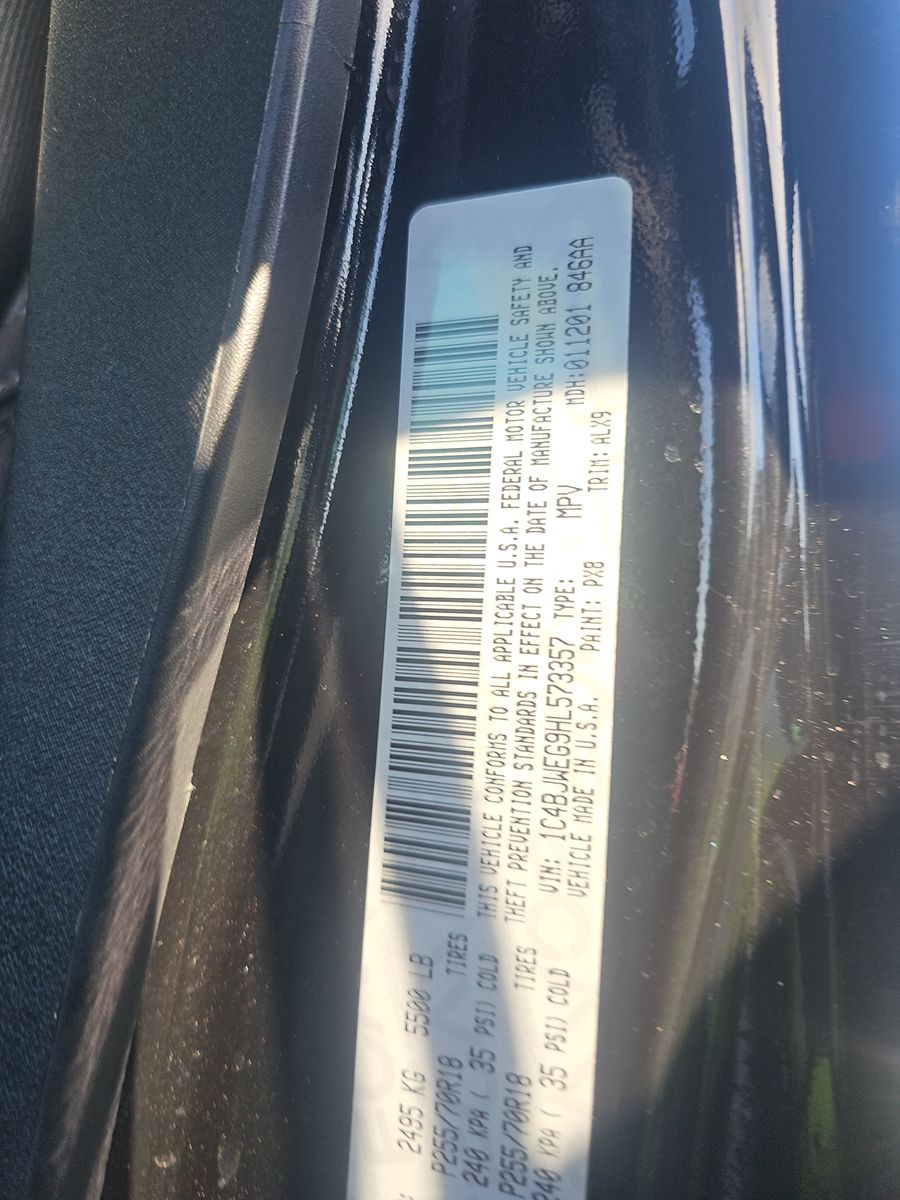 2017 Jeep Wrangler Unlimited Sahara AWD