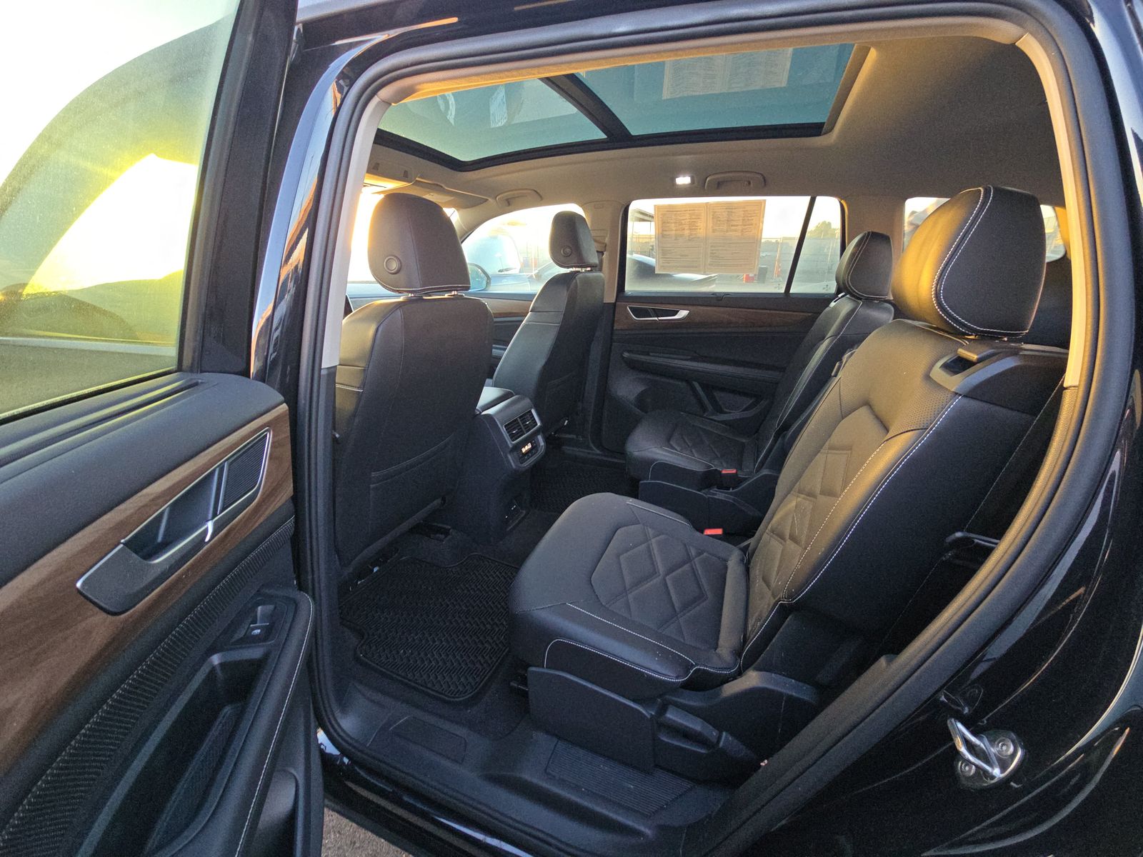 2024 Volkswagen Atlas 2.0T SE FWD