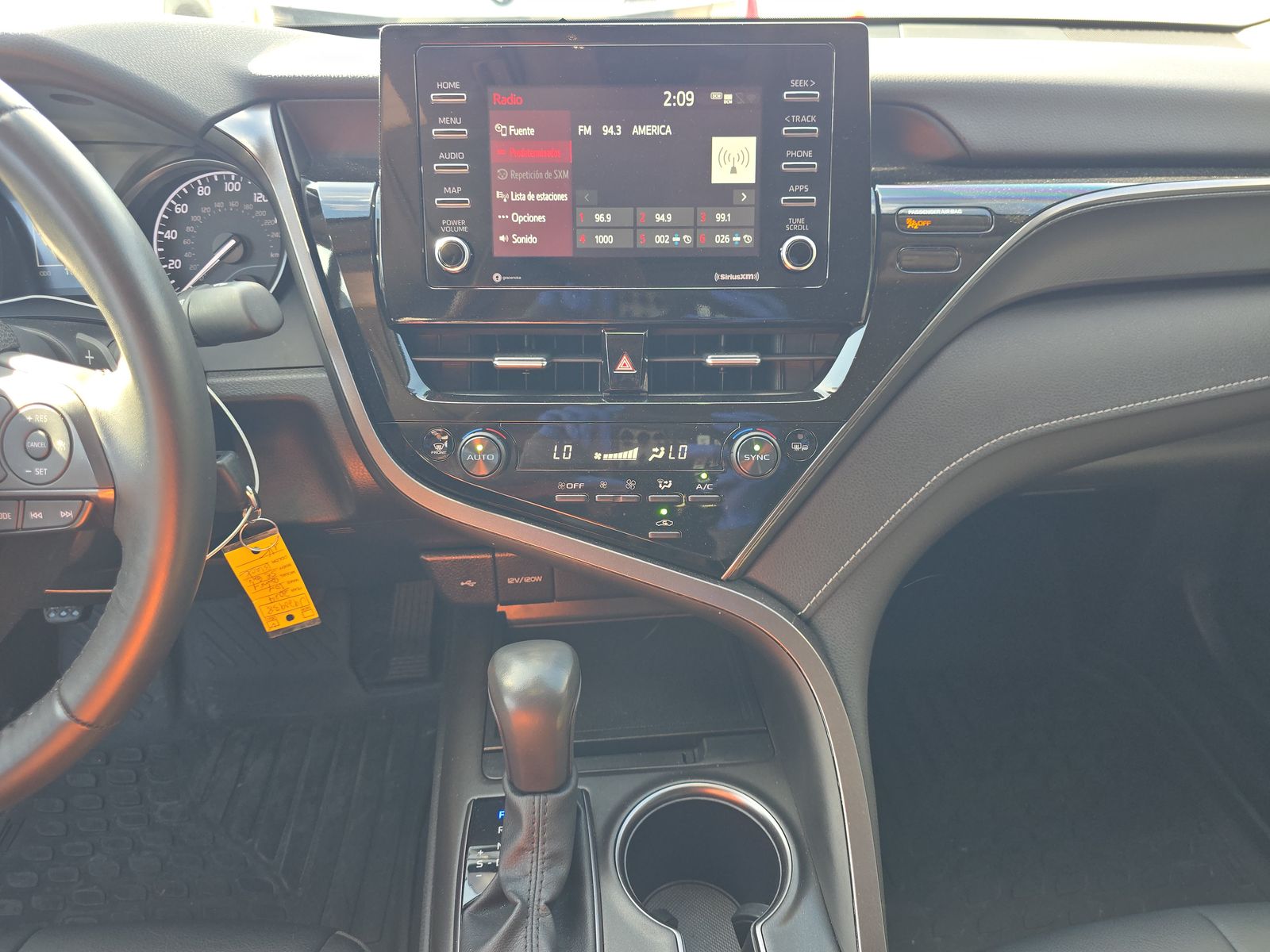 2024 Toyota Camry SE FWD