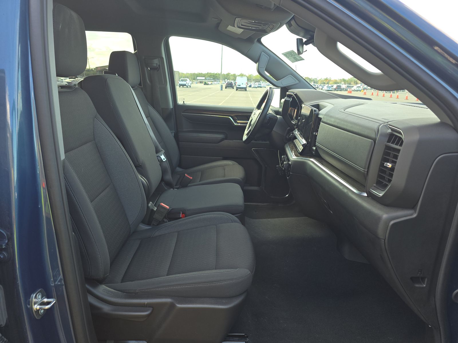 2024 Chevrolet Silverado 1500 LT AWD