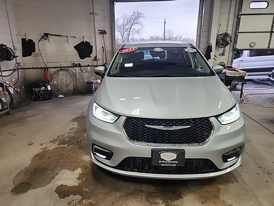 2023 Chrysler Pacifica Touring L FWD