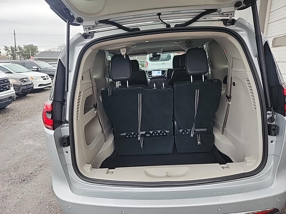 2023 Chrysler Pacifica Touring L FWD