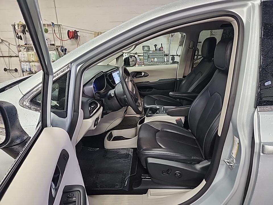 2023 Chrysler Pacifica Touring L FWD