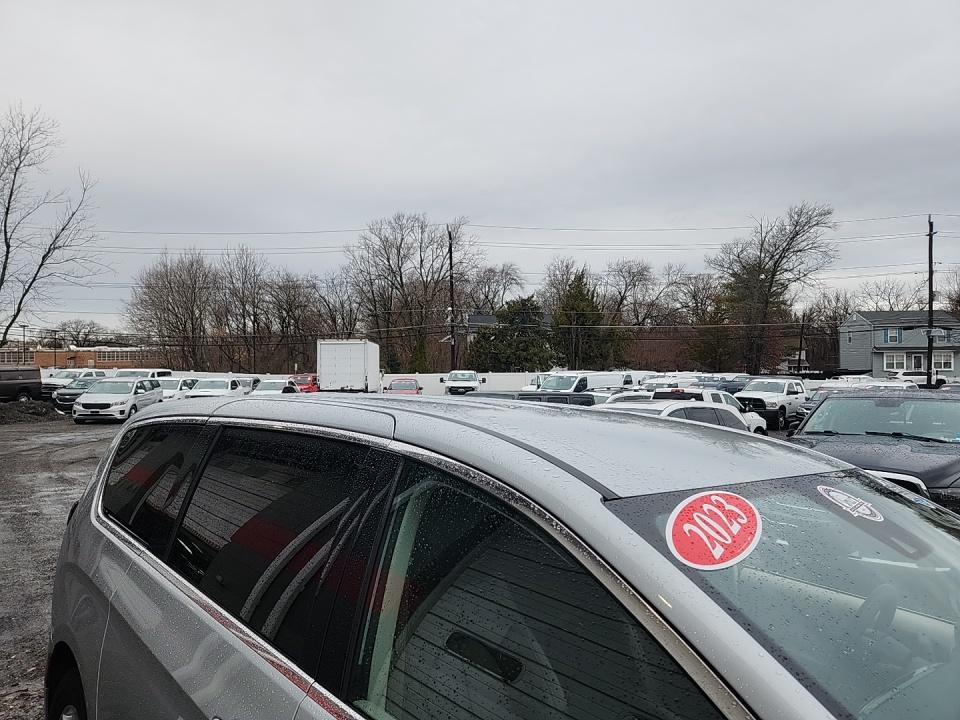 2023 Chrysler Pacifica Touring L FWD