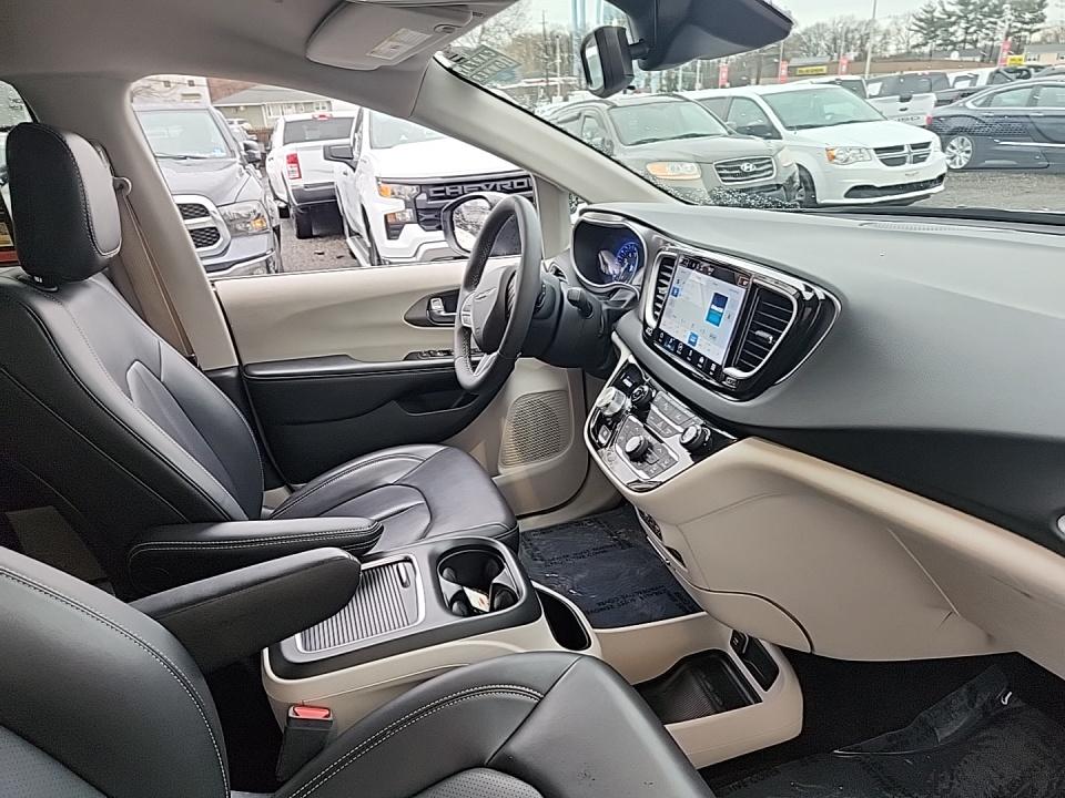 2023 Chrysler Pacifica Touring L FWD