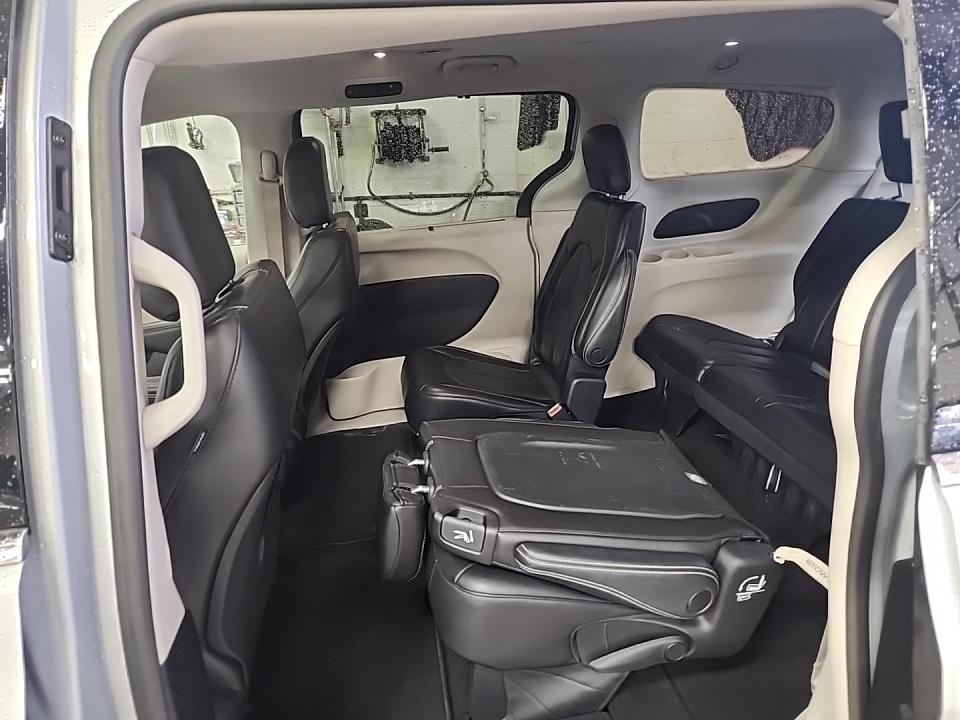 2023 Chrysler Pacifica Touring L FWD