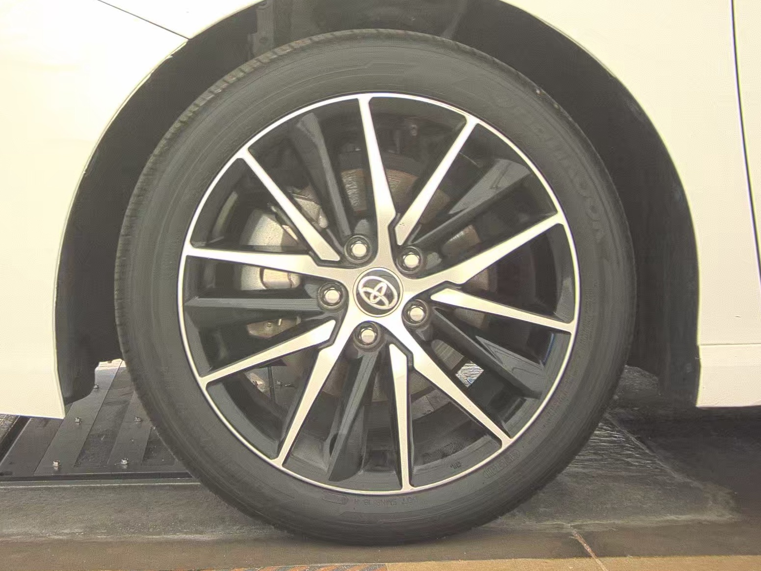 2024 Toyota Camry SE FWD