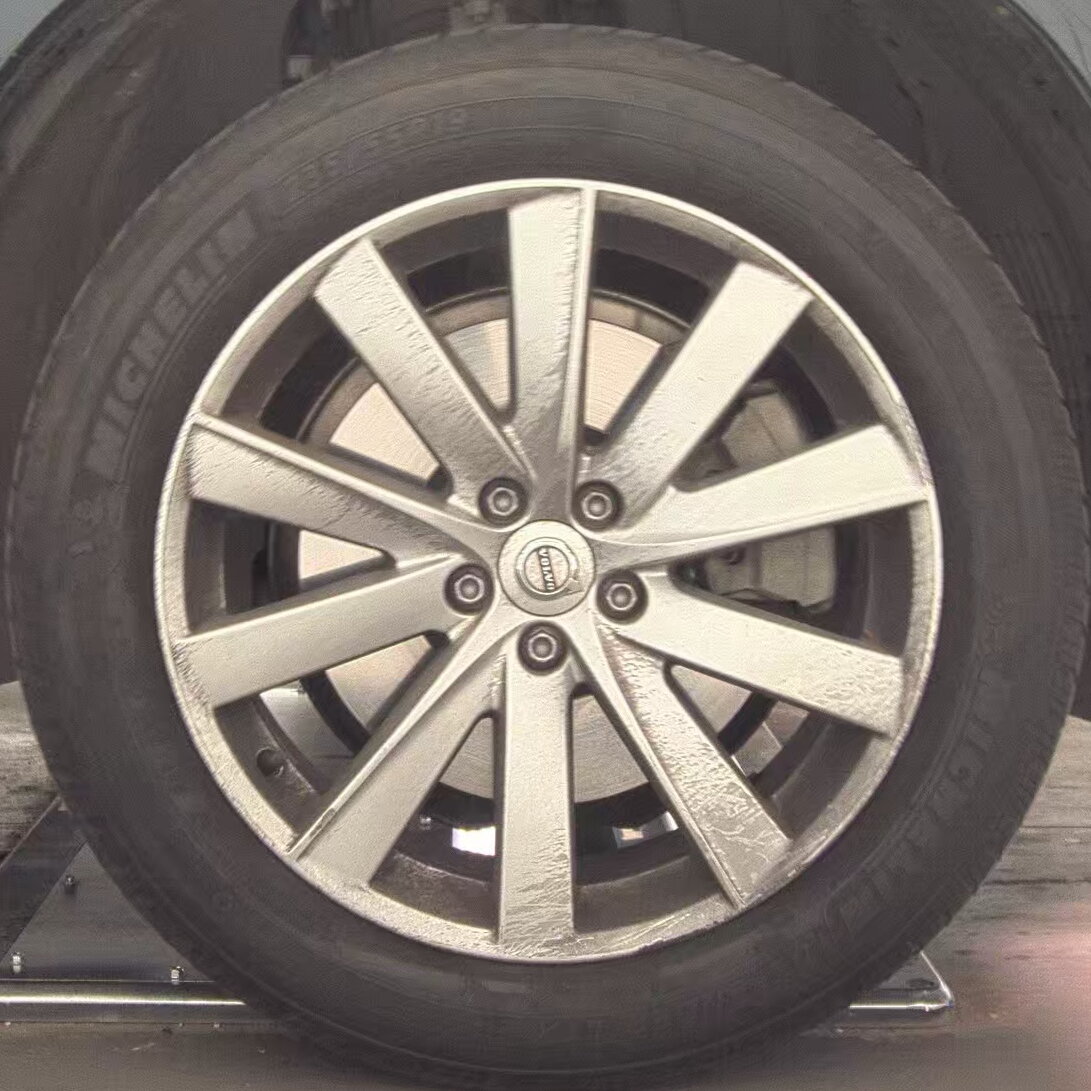 2017 Volvo XC90 T6 Momentum AWD