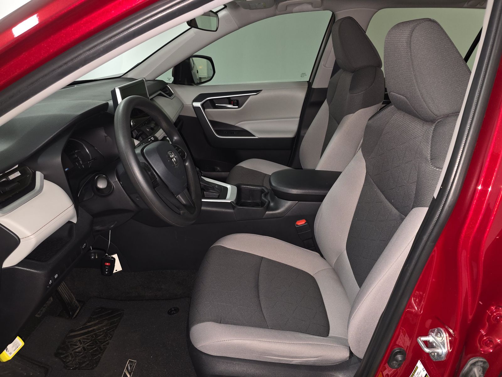 2024 Toyota RAV4 XLE FWD