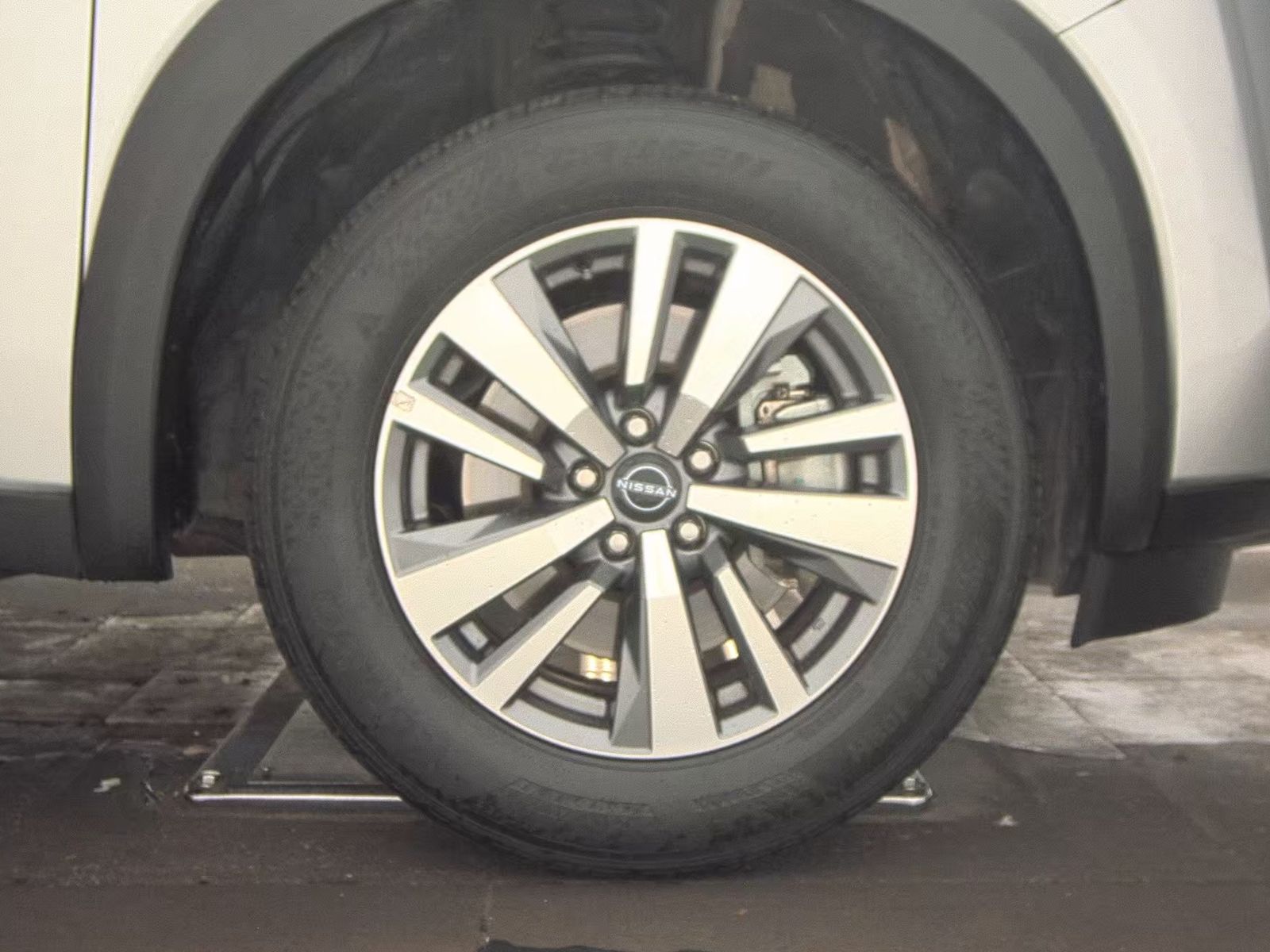 2025 Nissan Pathfinder SL FWD