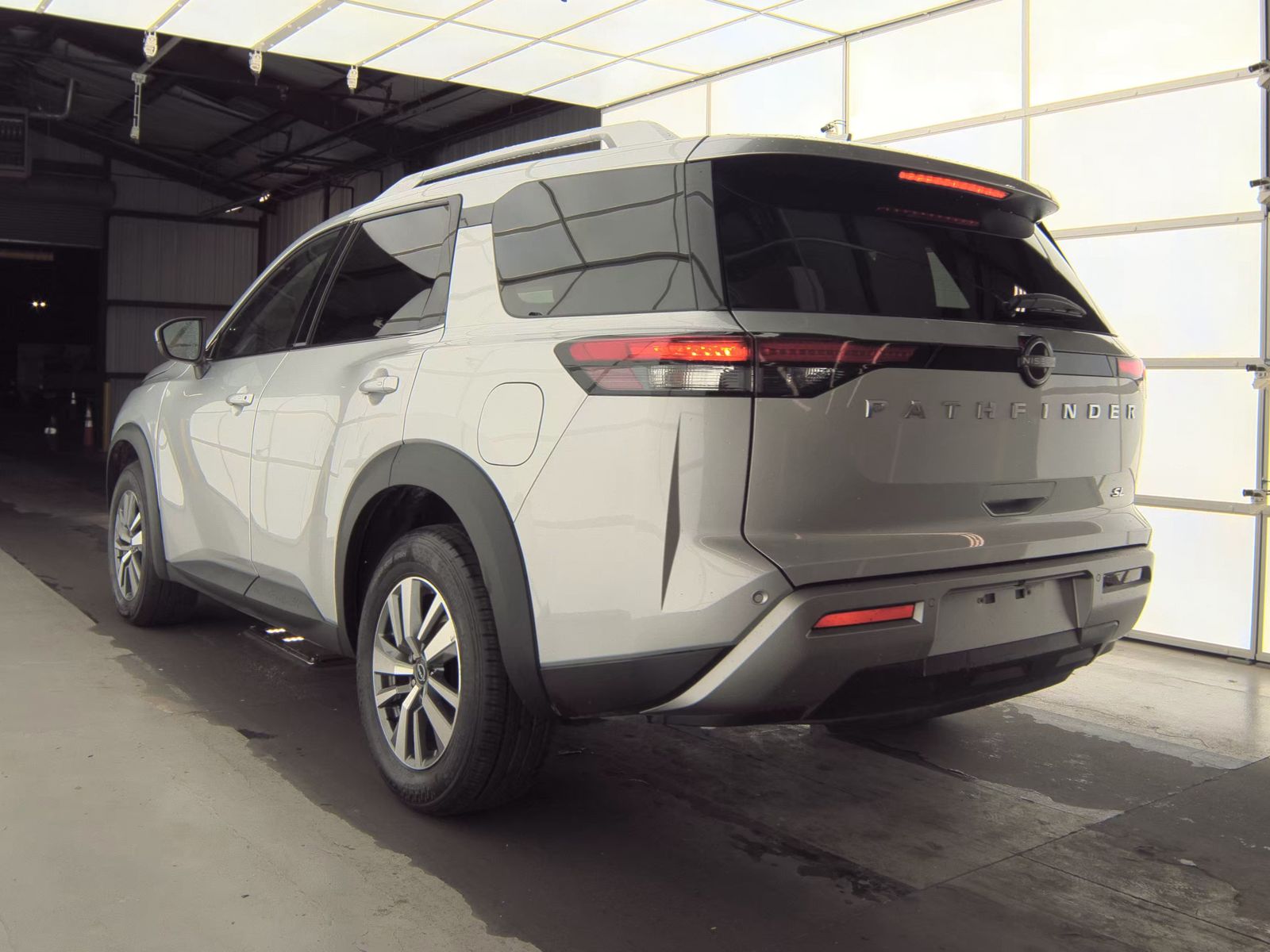 2025 Nissan Pathfinder SL FWD