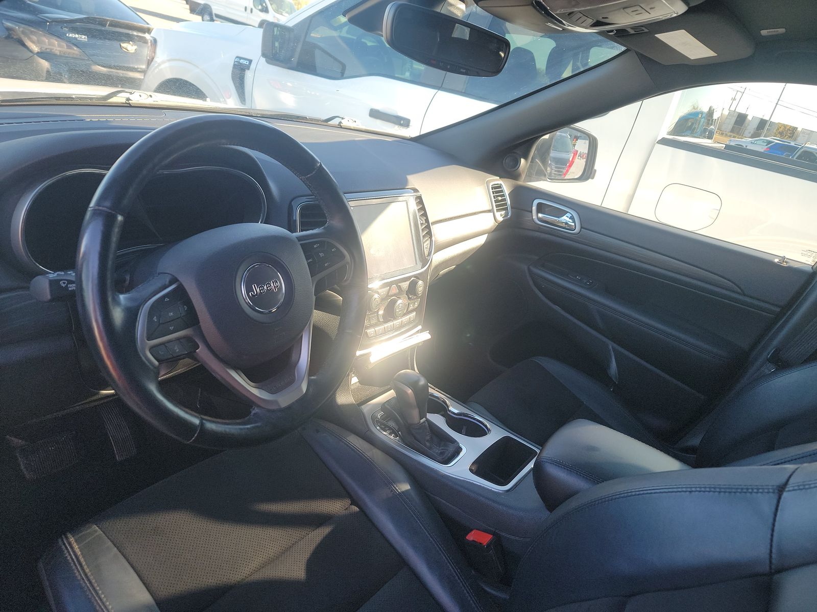 2022 Jeep Grand Cherokee Laredo X RWD