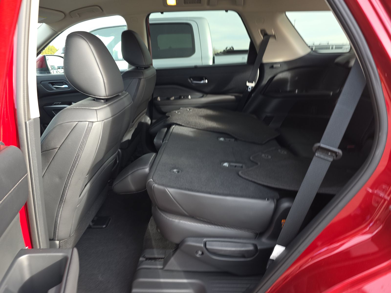 2025 Nissan Pathfinder SL AWD