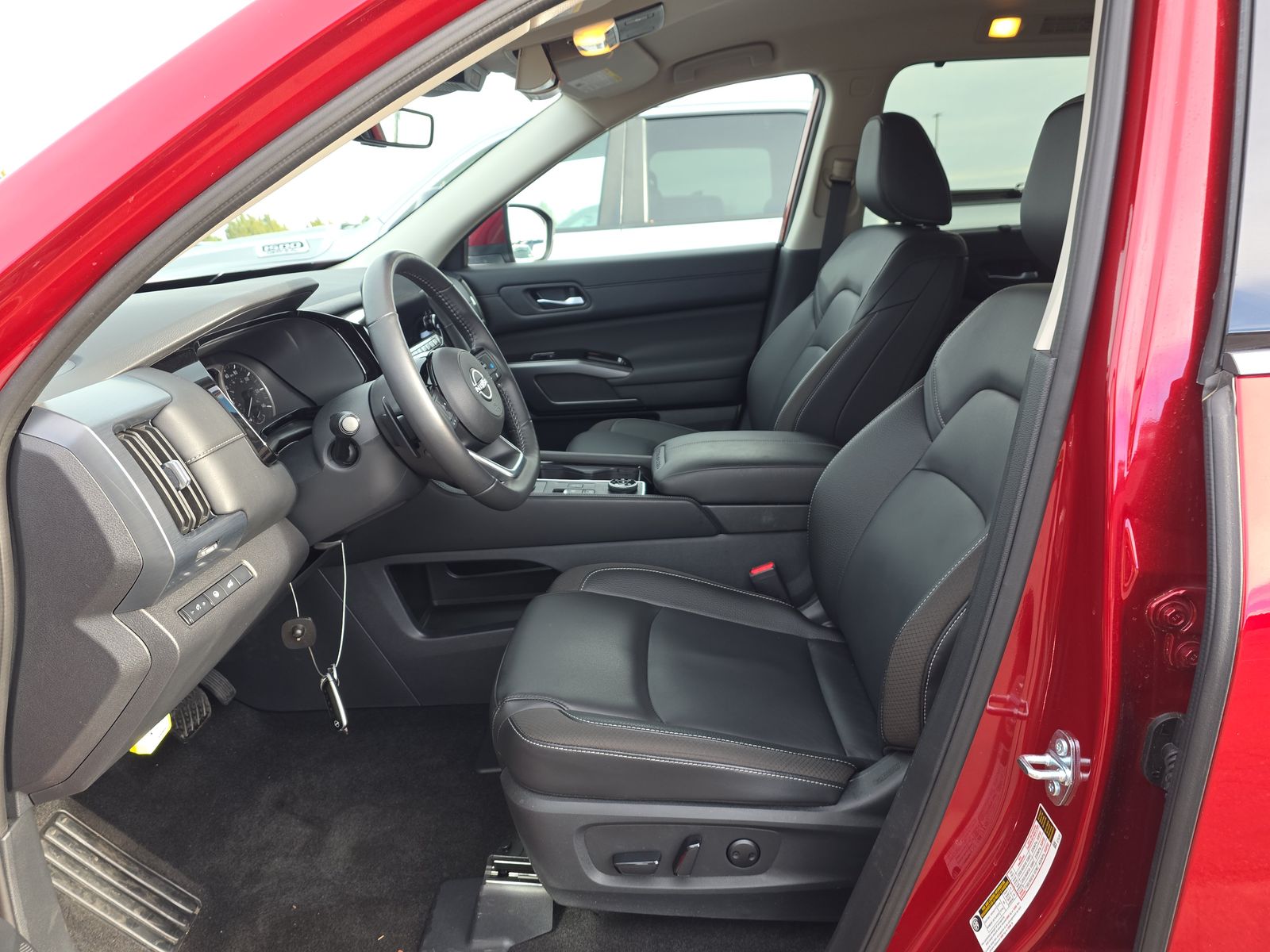 2025 Nissan Pathfinder SL AWD