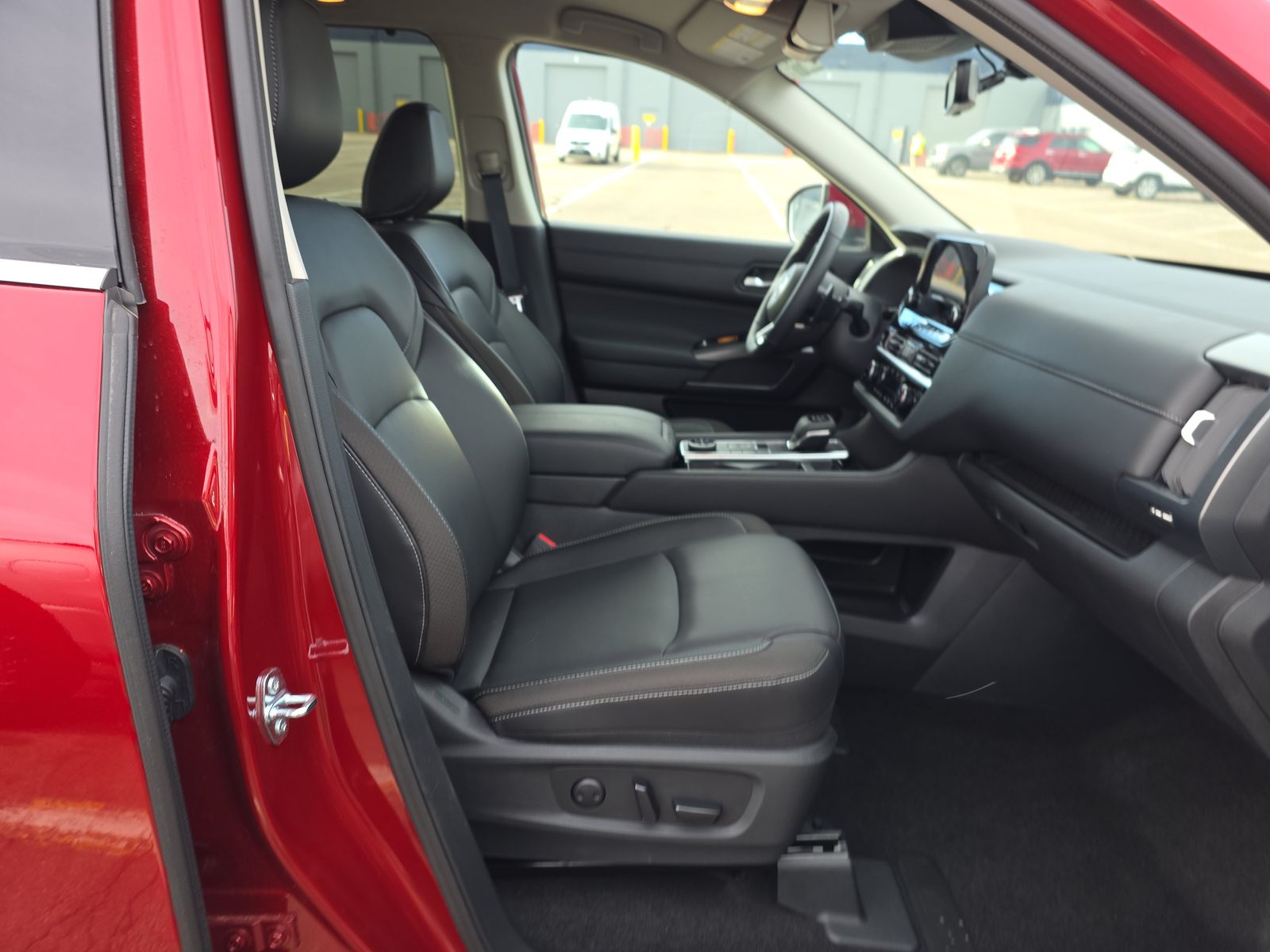 2025 Nissan Pathfinder SL AWD