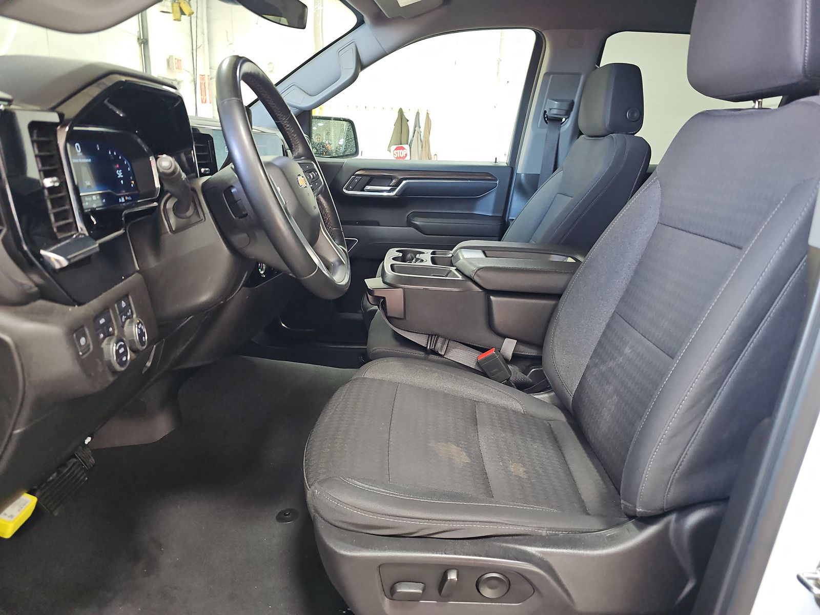 2023 Chevrolet Silverado 1500 LT AWD