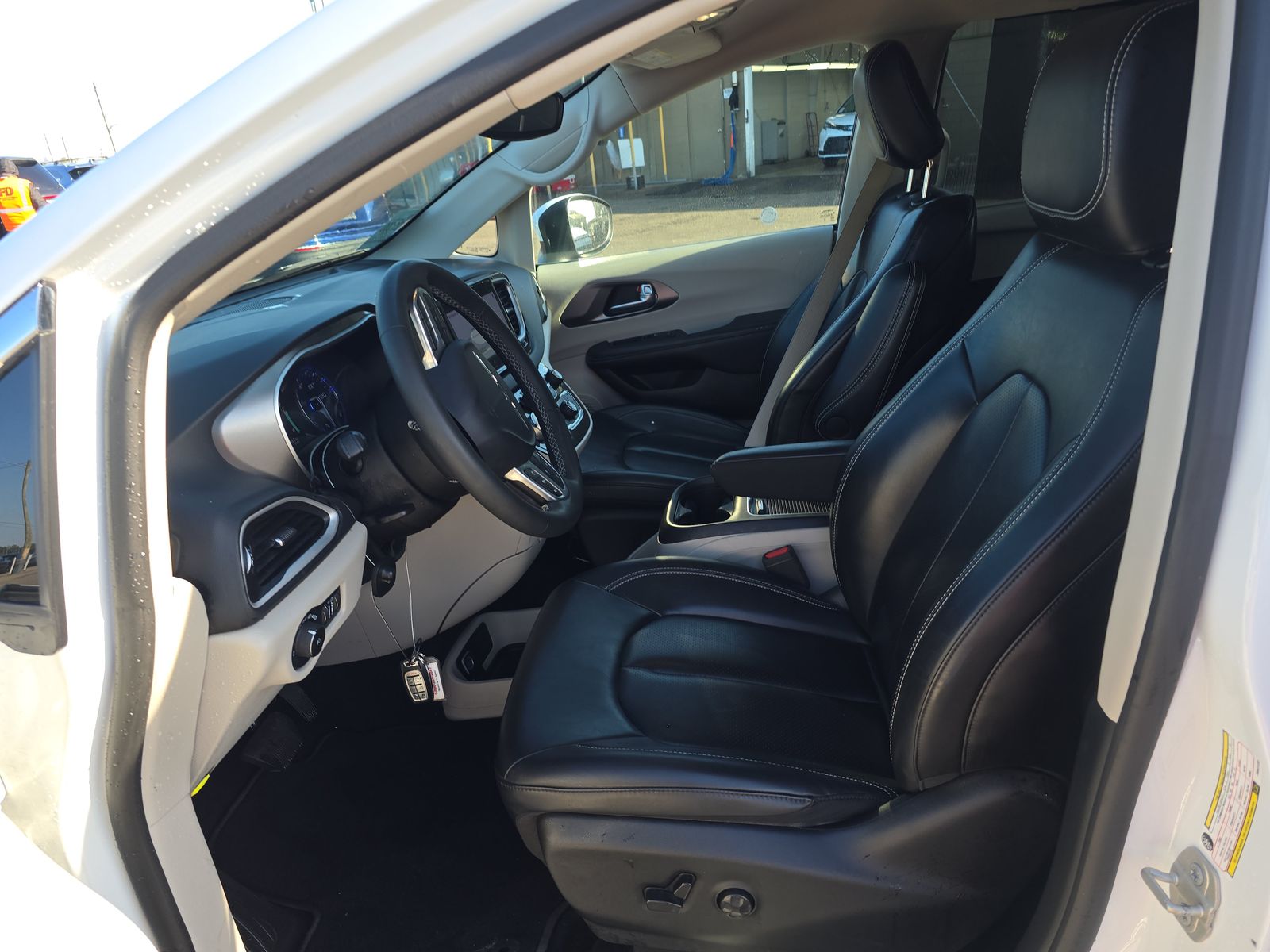 2023 Chrysler Pacifica Touring L FWD