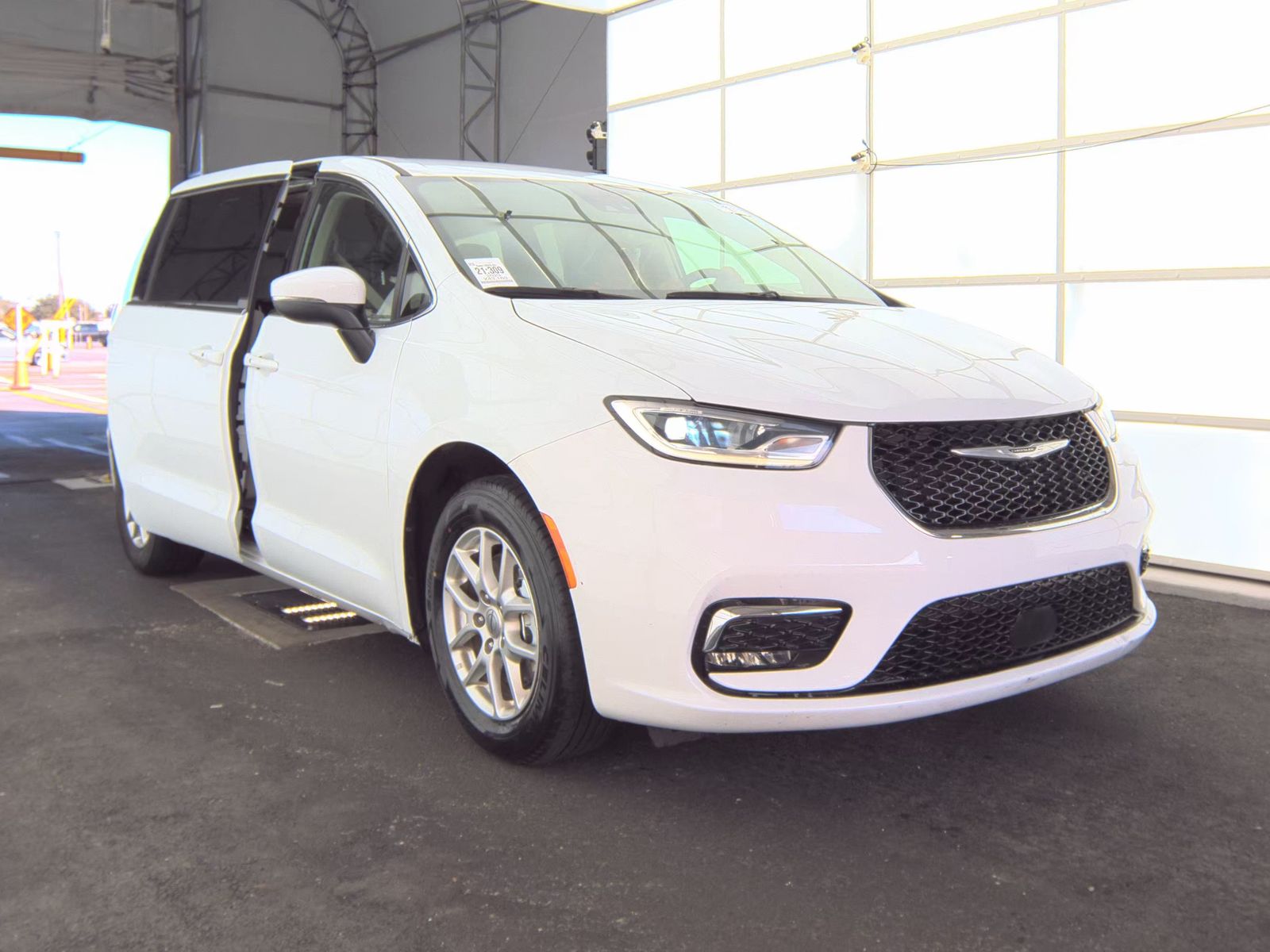 2023 Chrysler Pacifica Touring L FWD