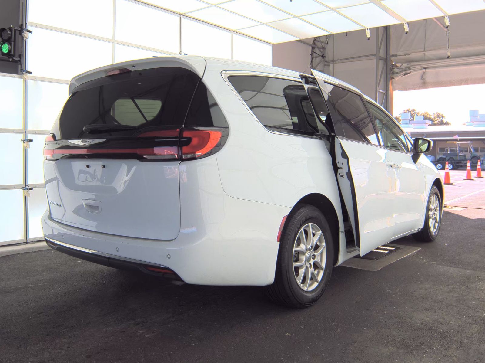 2023 Chrysler Pacifica Touring L FWD