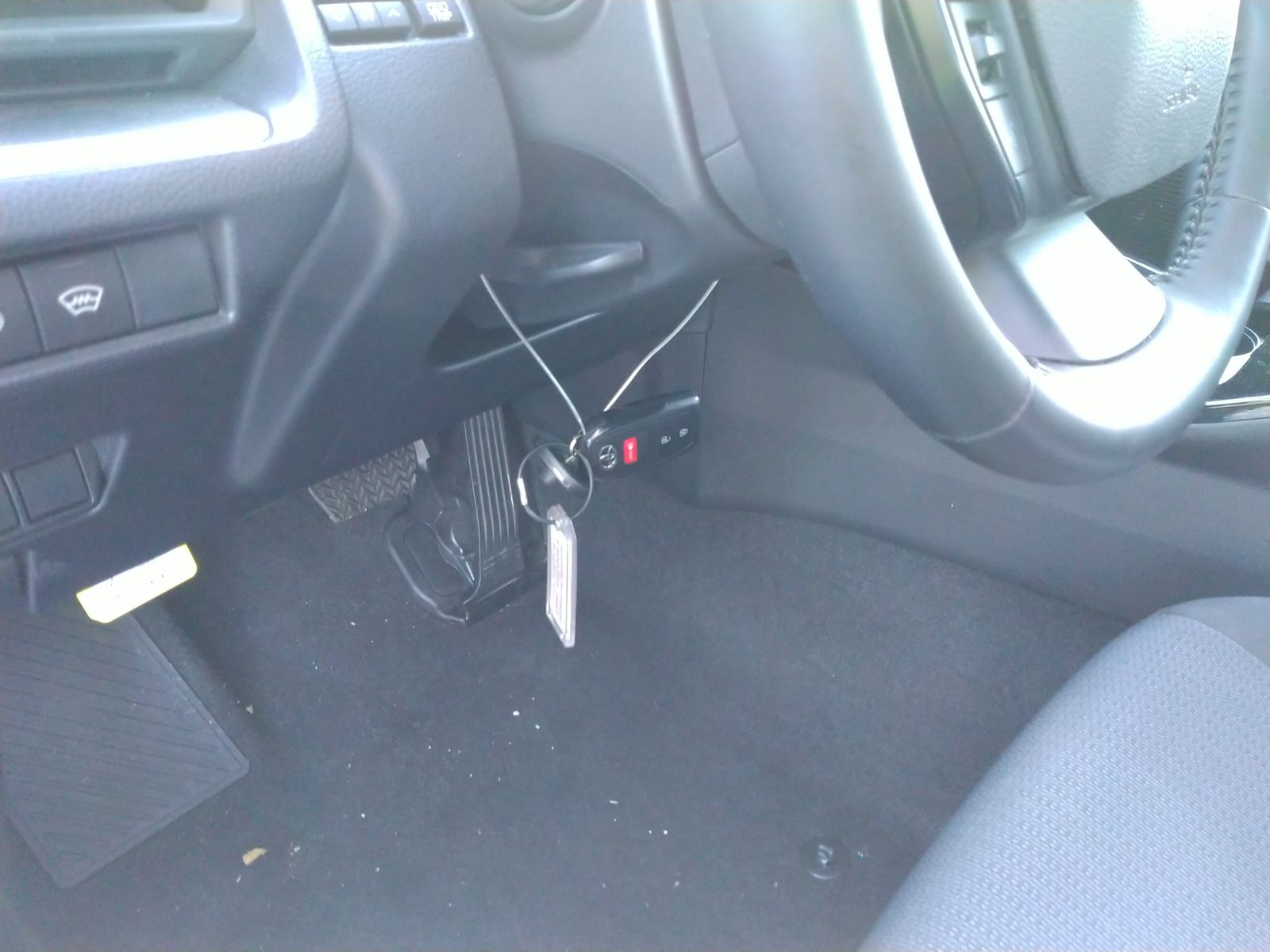 2025 Toyota Prius LE FWD