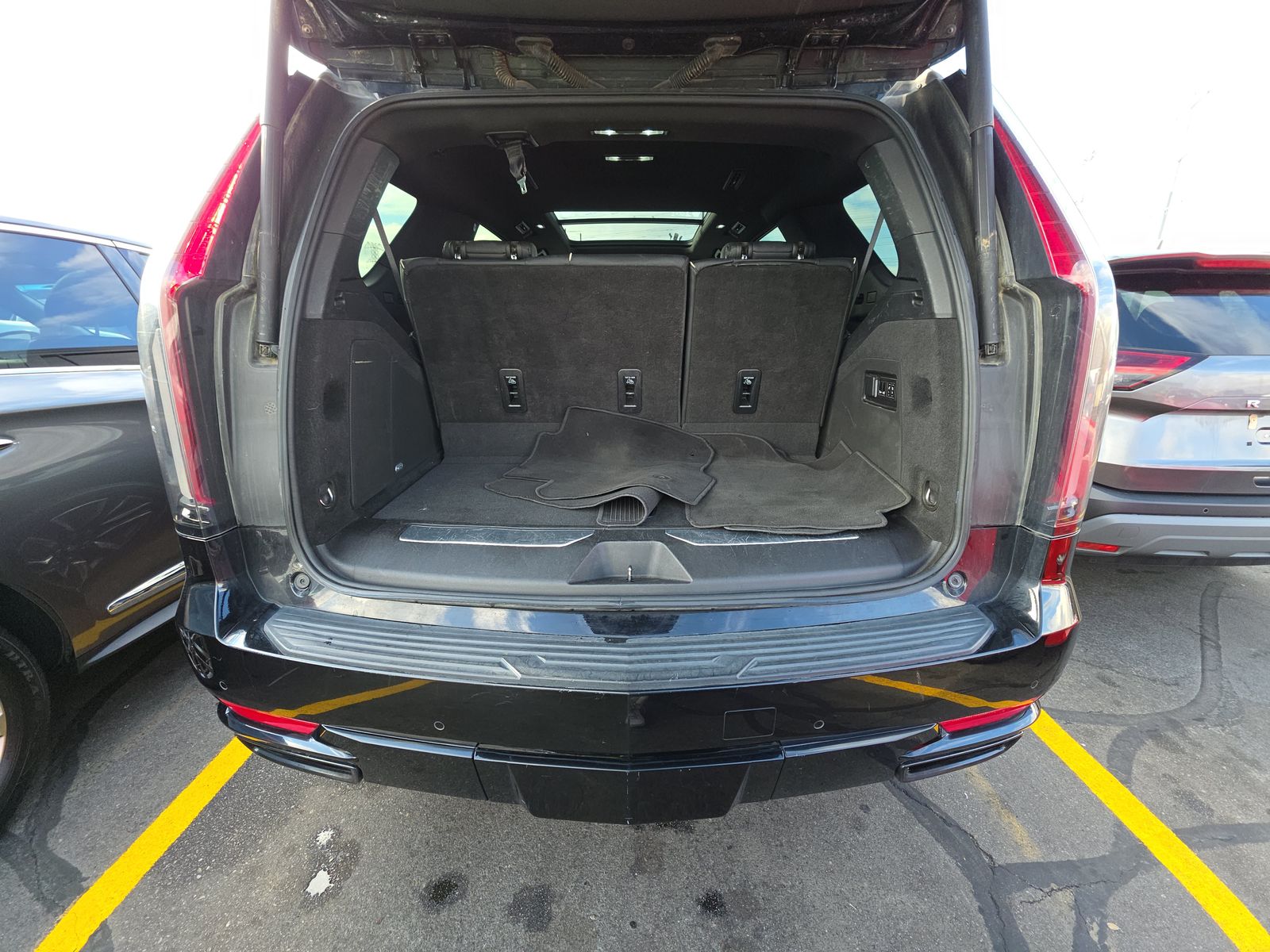 2023 Cadillac Escalade Sport AWD