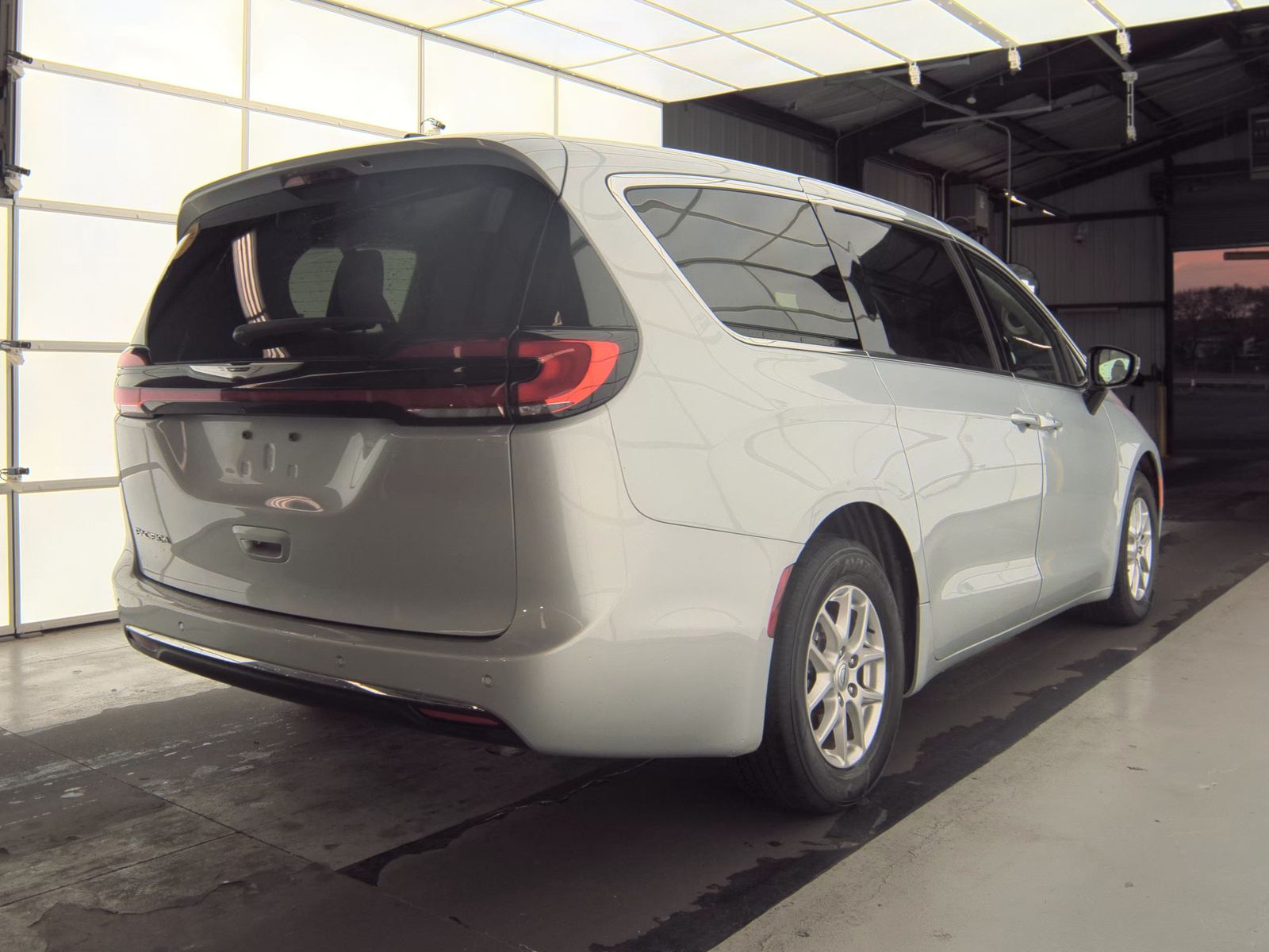 2024 Chrysler Pacifica Touring L FWD