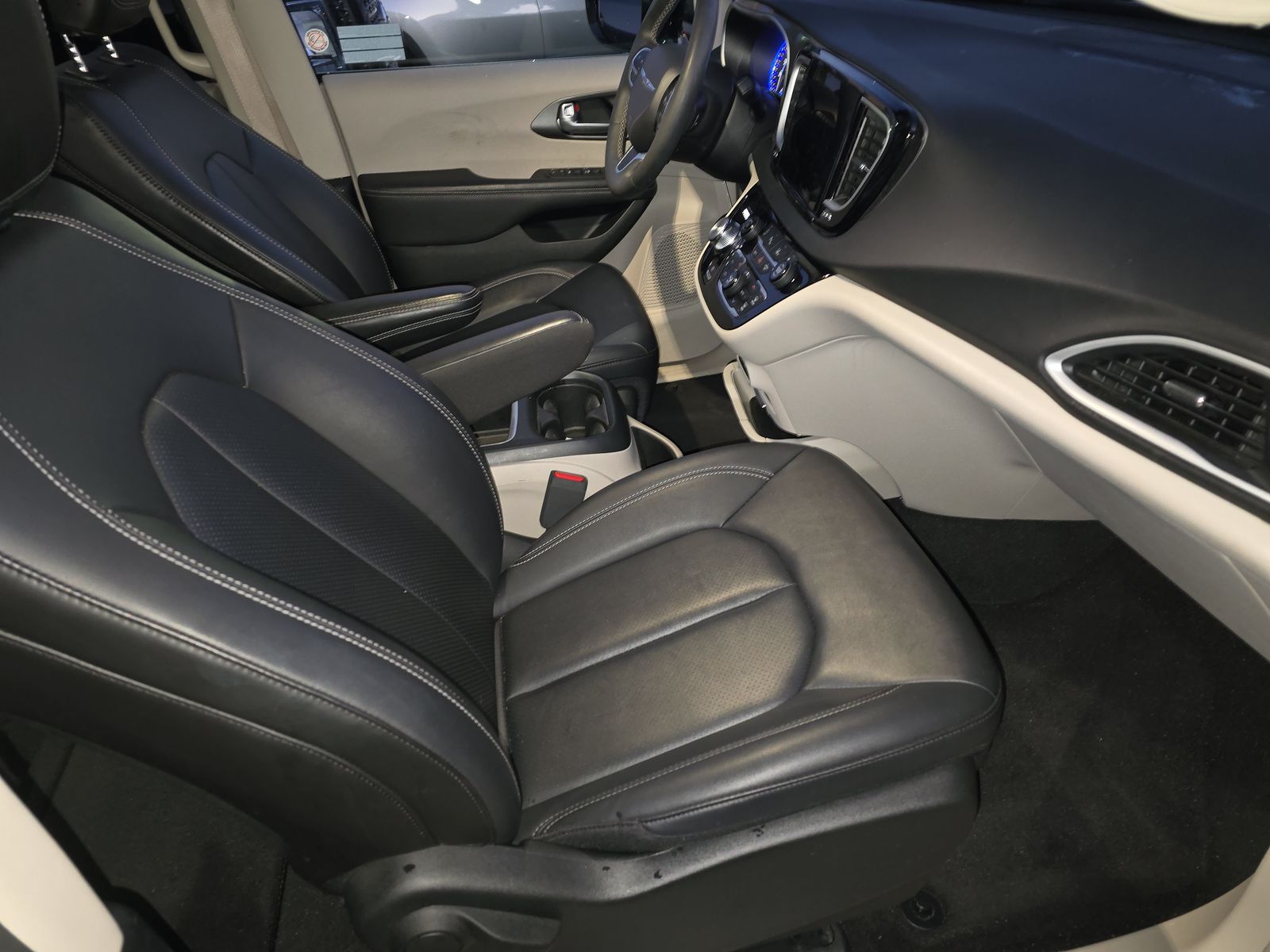 2024 Chrysler Pacifica Touring L FWD