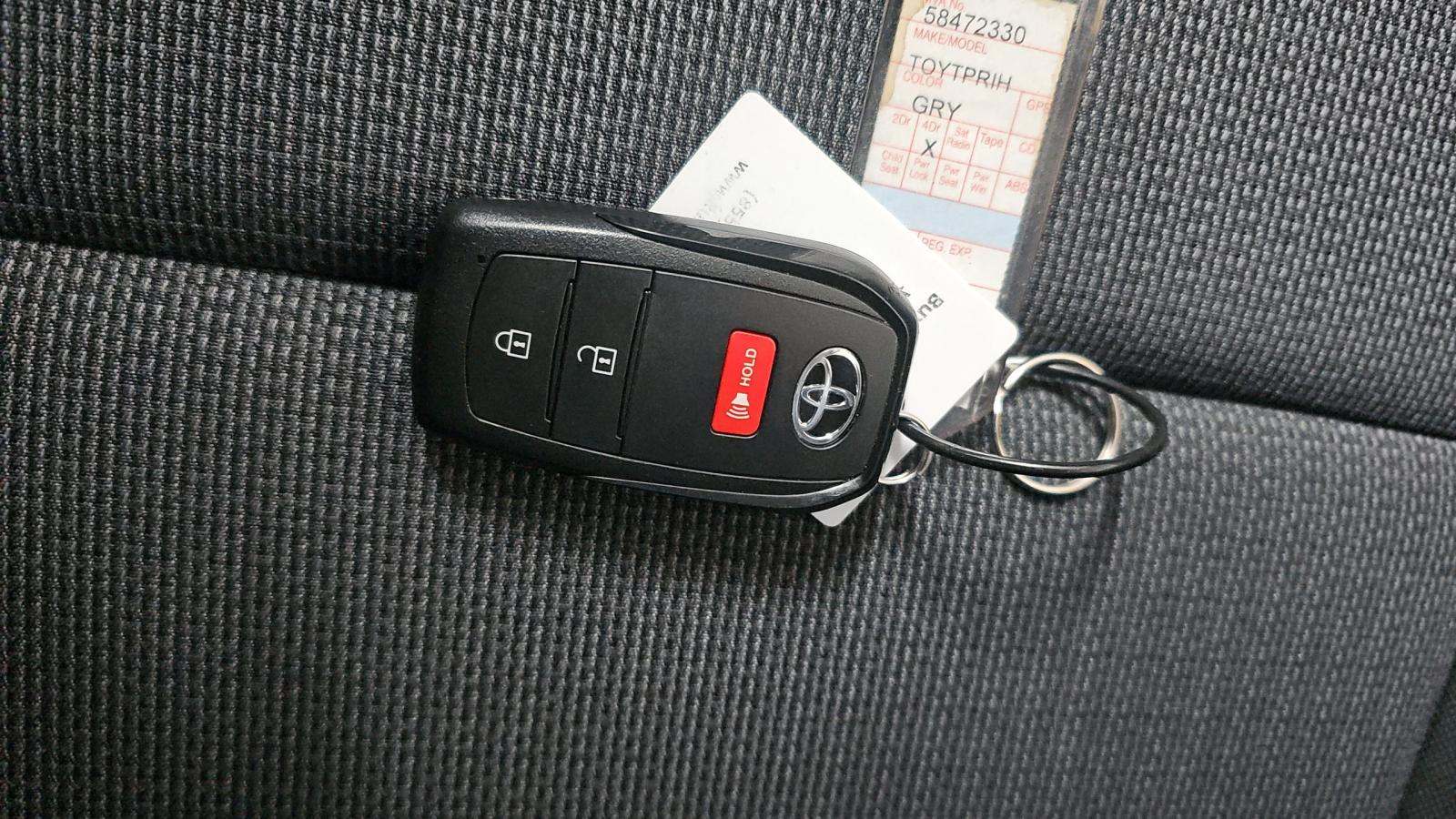 2025 Toyota Prius LE FWD