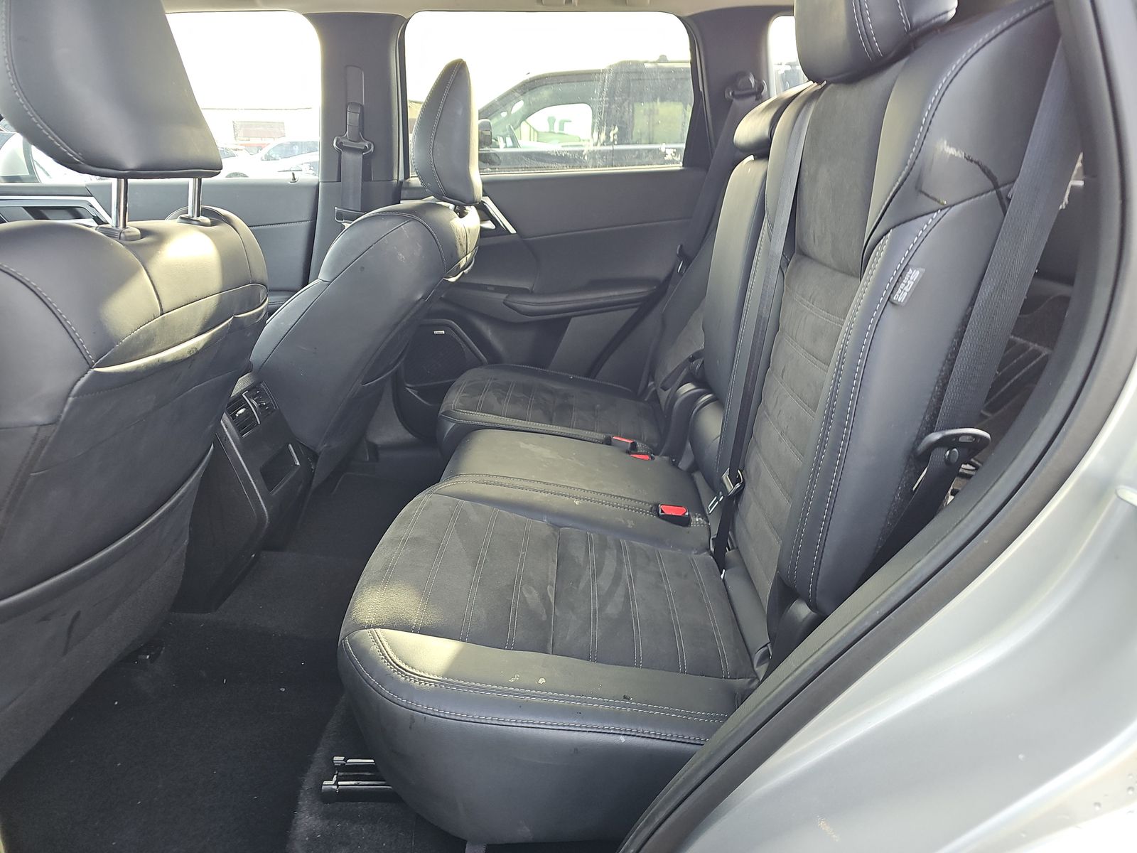 2025 Mitsubishi Outlander SE AWD