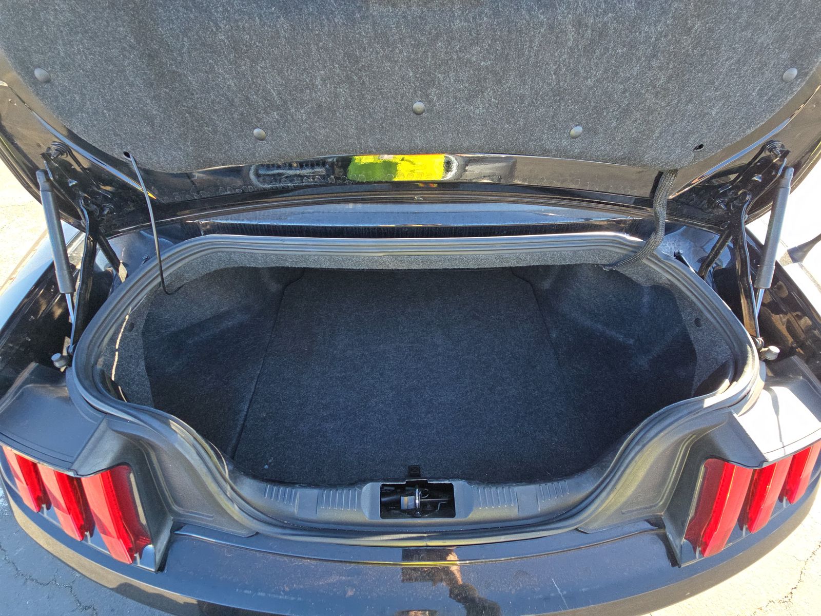 2023 Ford Mustang EcoBoost Premium RWD