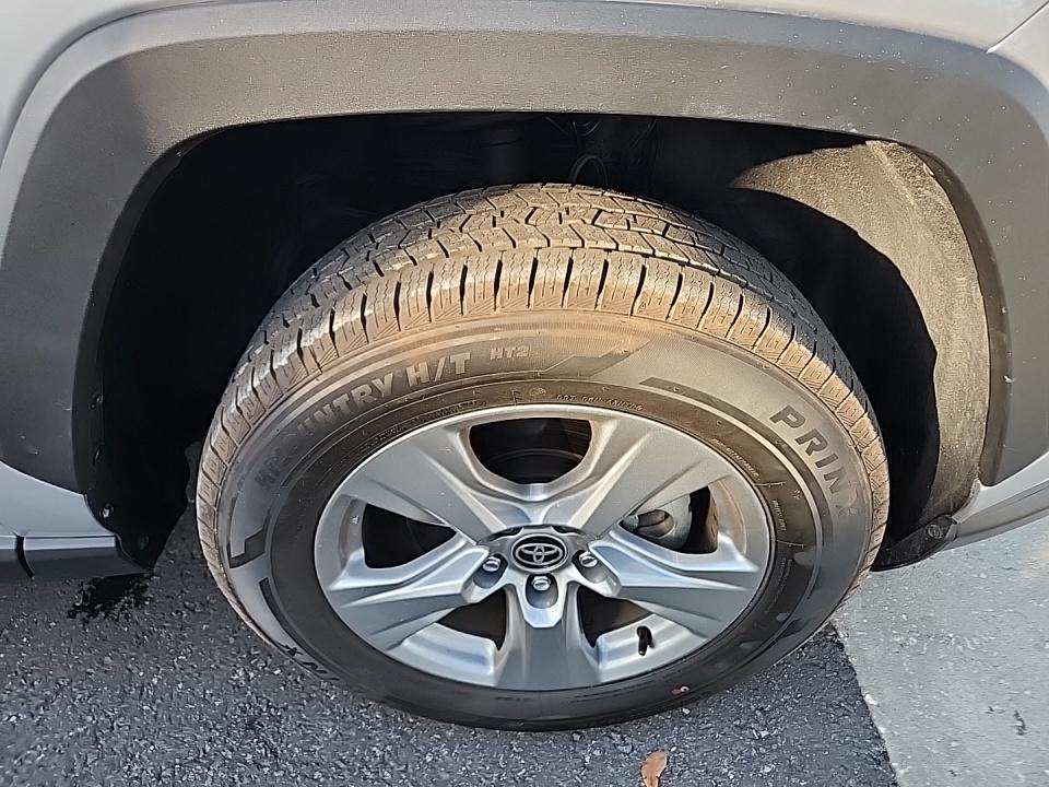 2024 Toyota RAV4 XLE FWD