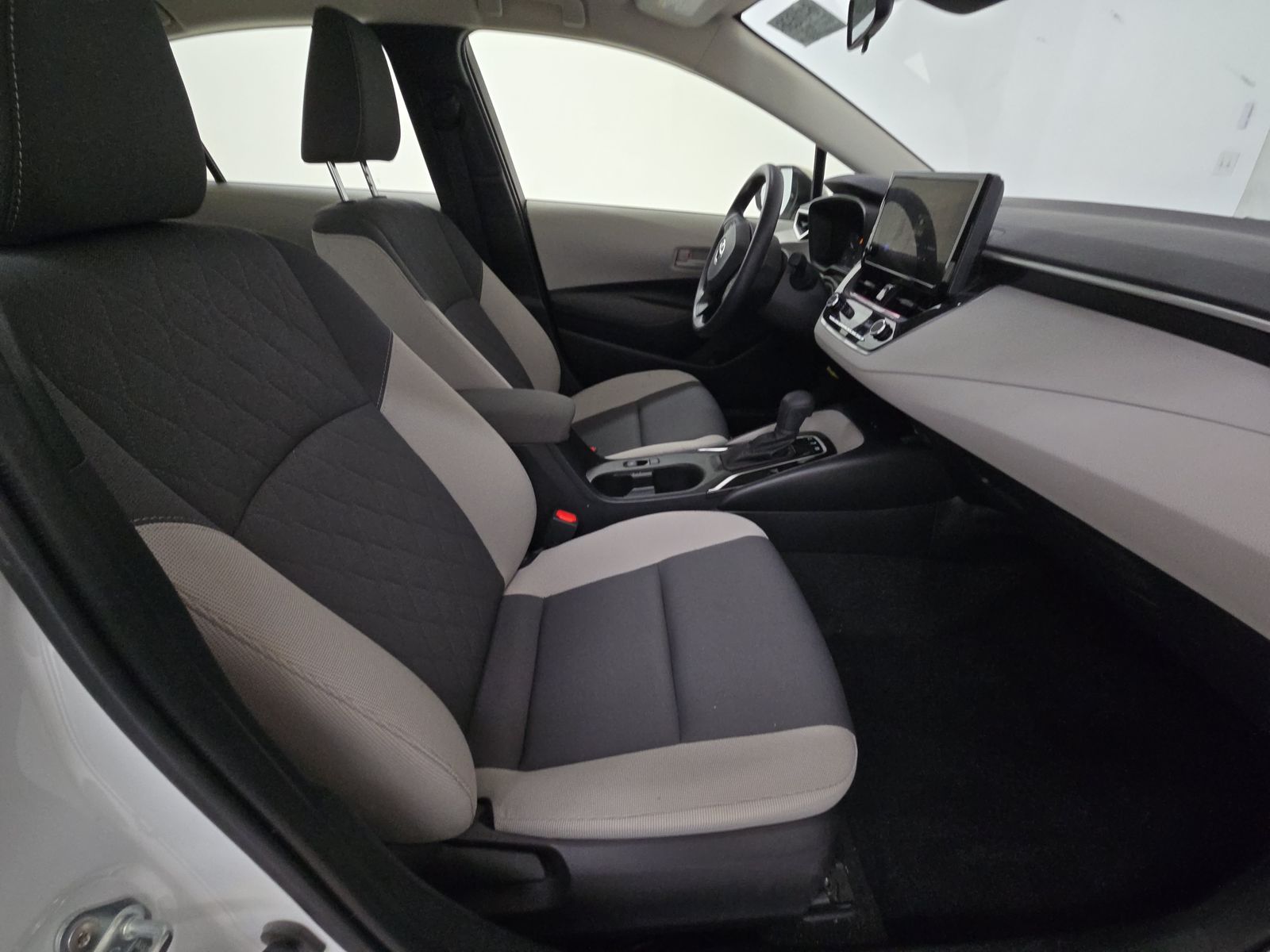 2025 Toyota Corolla Hybrid LE FWD