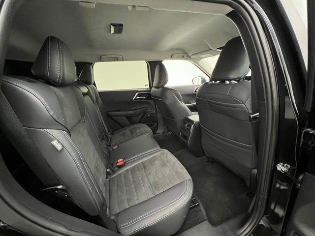 2025 Mitsubishi Outlander SE AWD