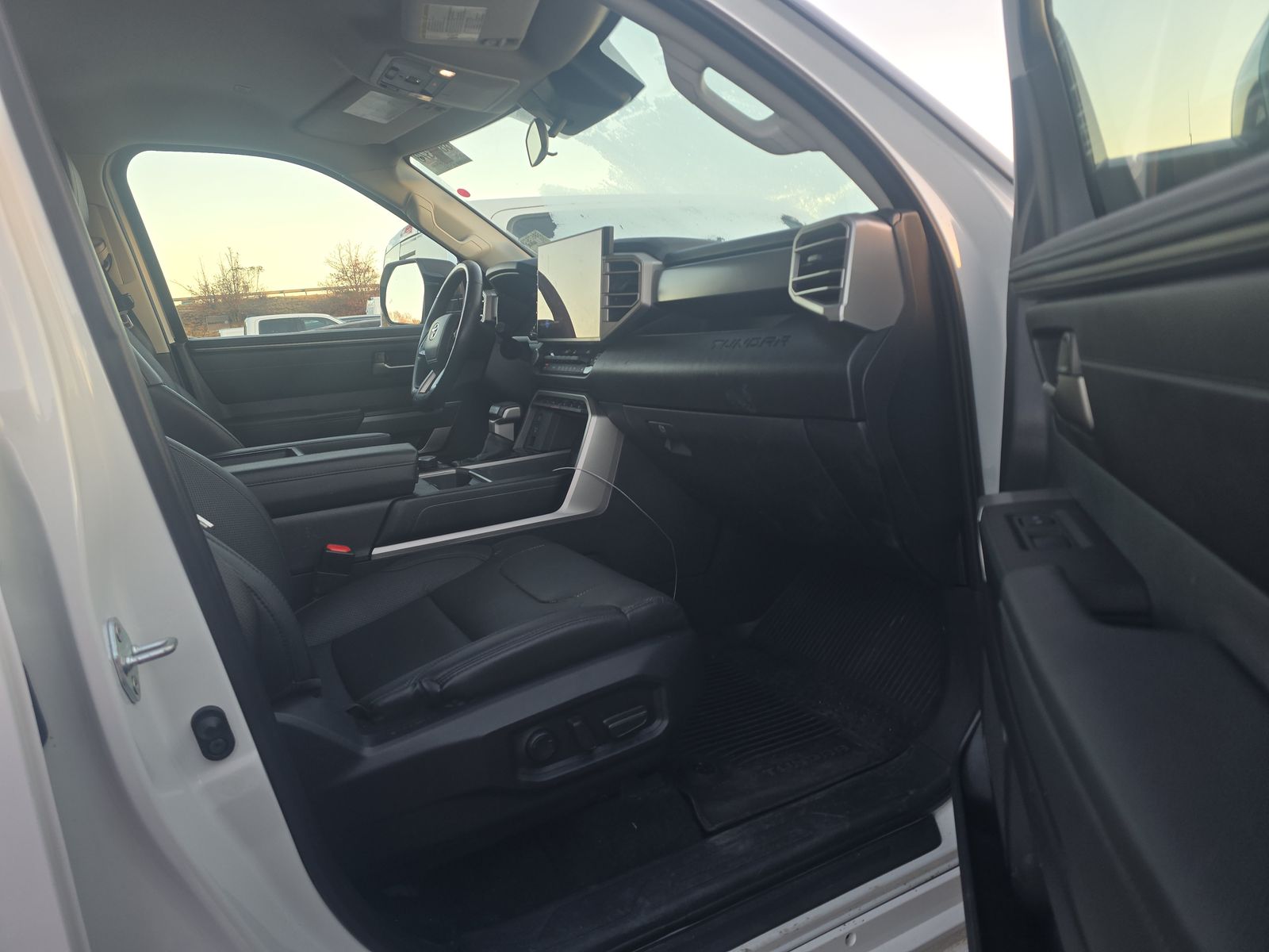 2024 Toyota Tundra SR5 AWD