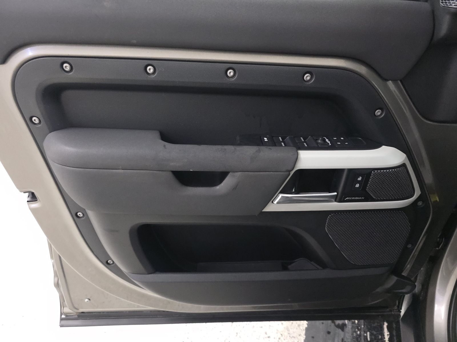 2023 Land Rover Defender 110 SE AWD