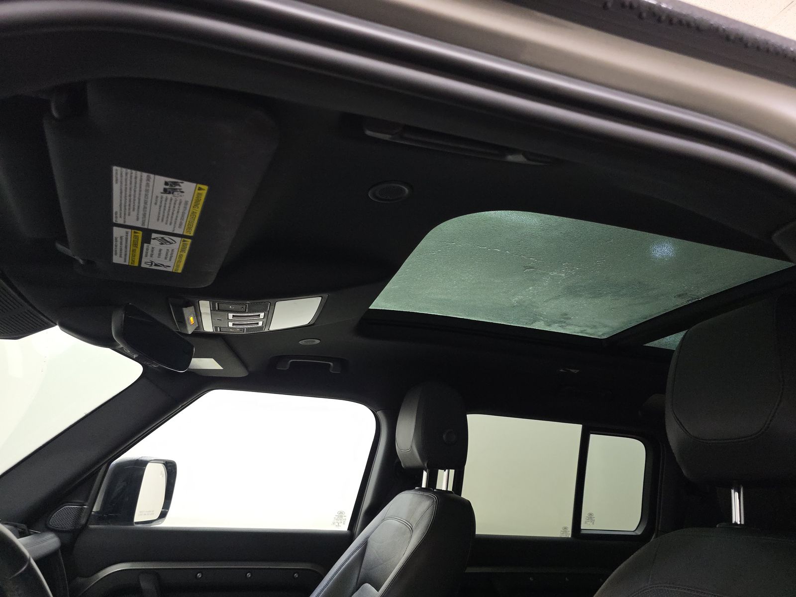 2023 Land Rover Defender 110 SE AWD